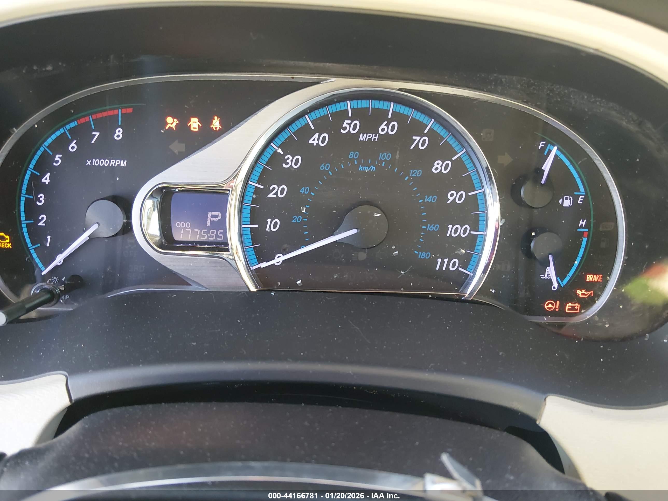 TOYOTA SIENNA image 7