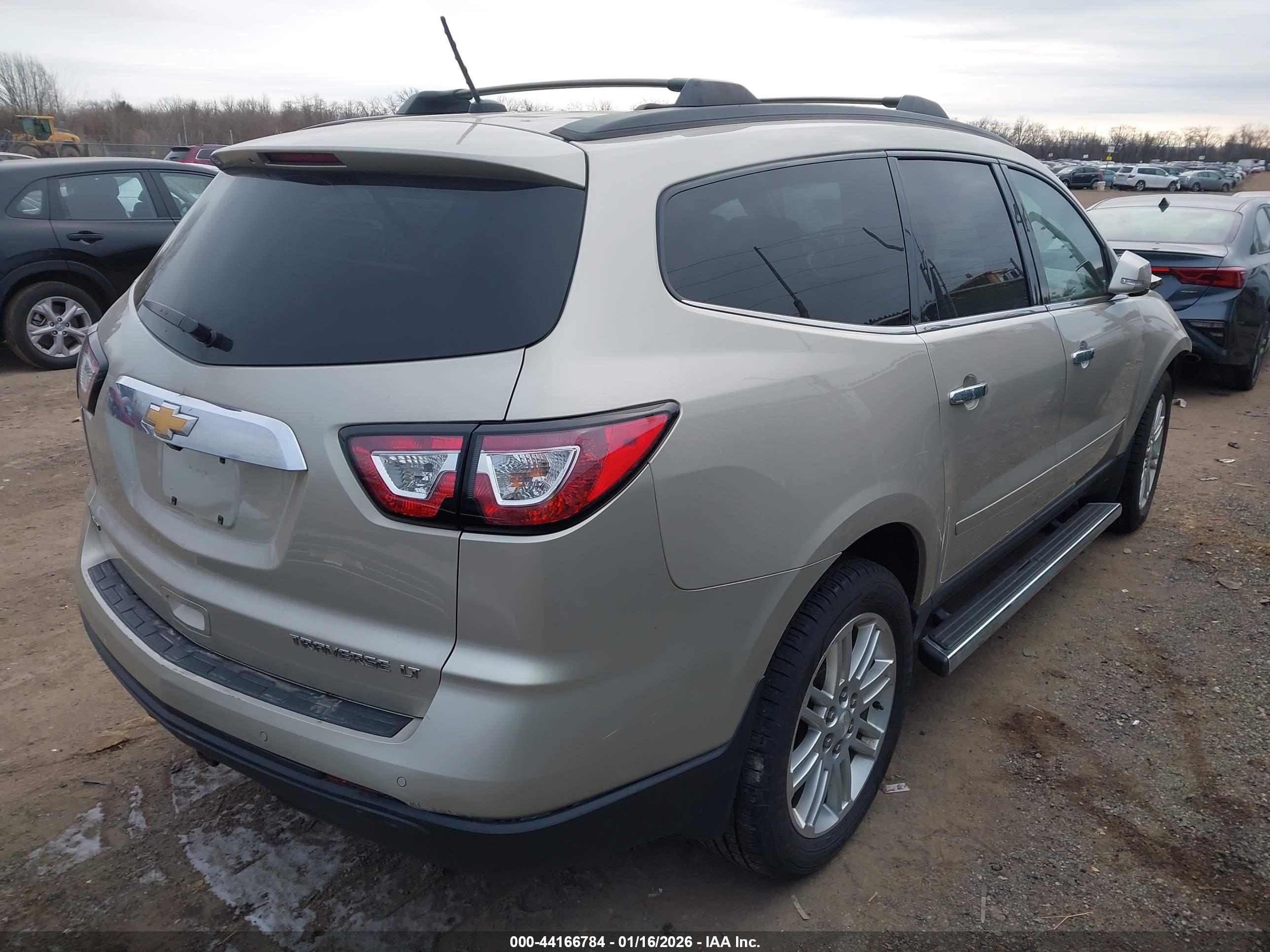 CHEVROLET TRAVERSE image 4