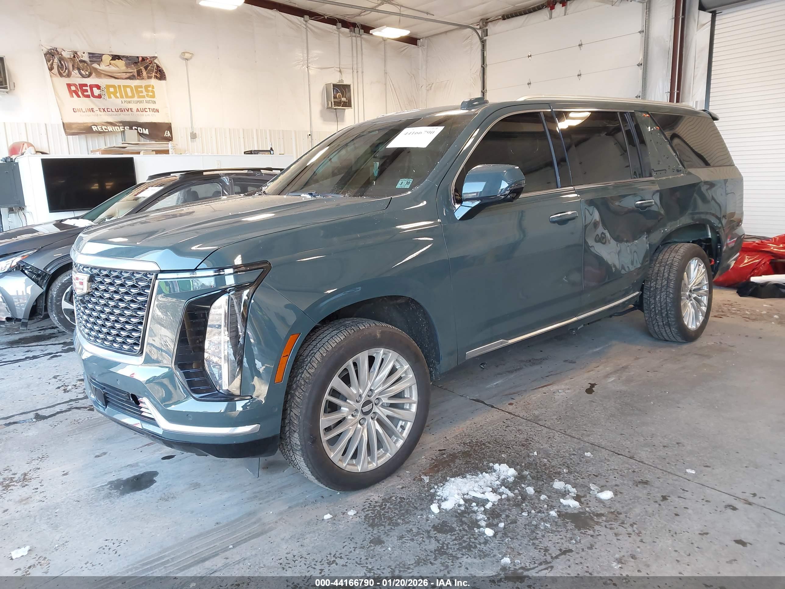 CADILLAC ESCALADE image 2