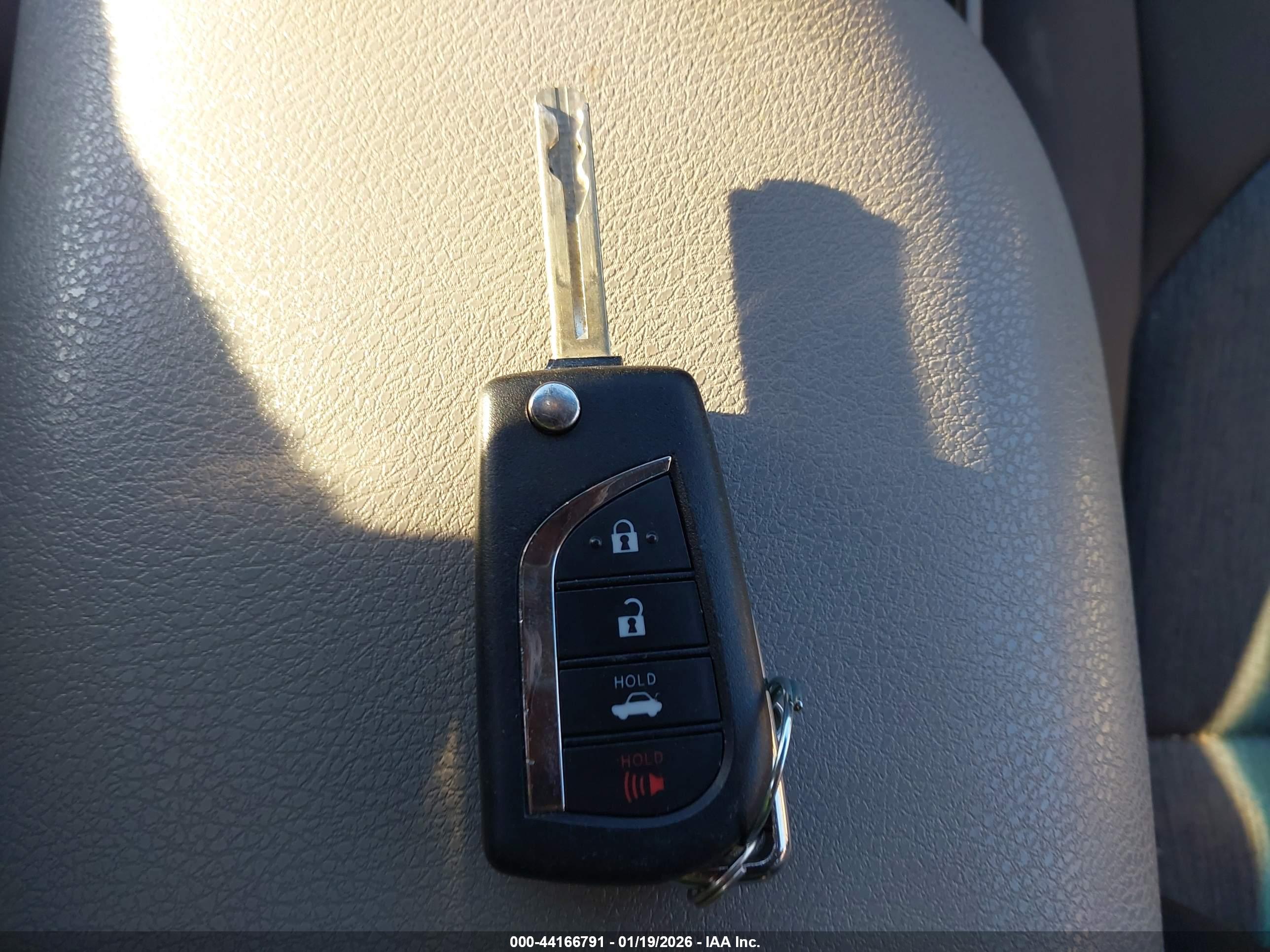 TOYOTA CAMRY image 11