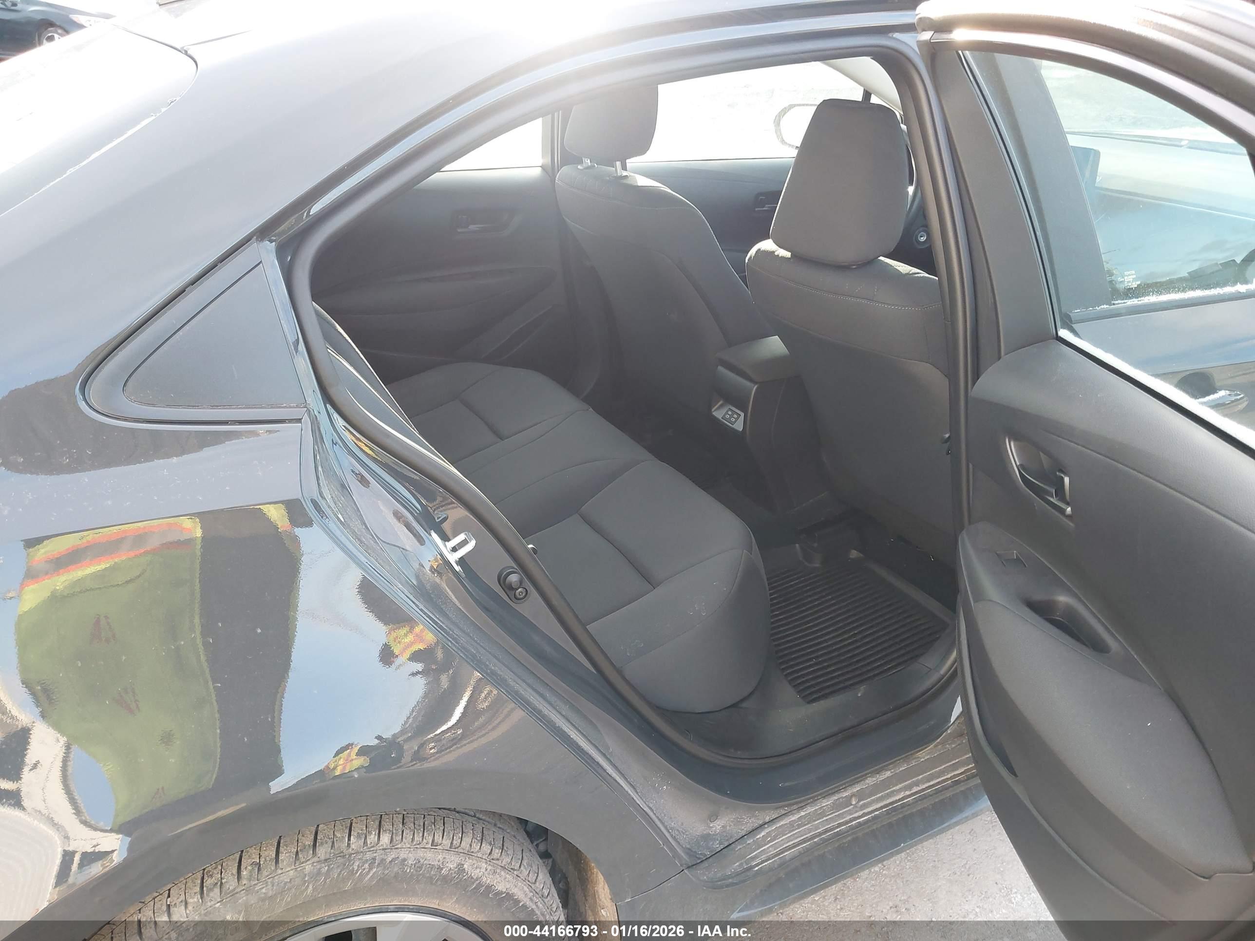 TOYOTA COROLLA image 8