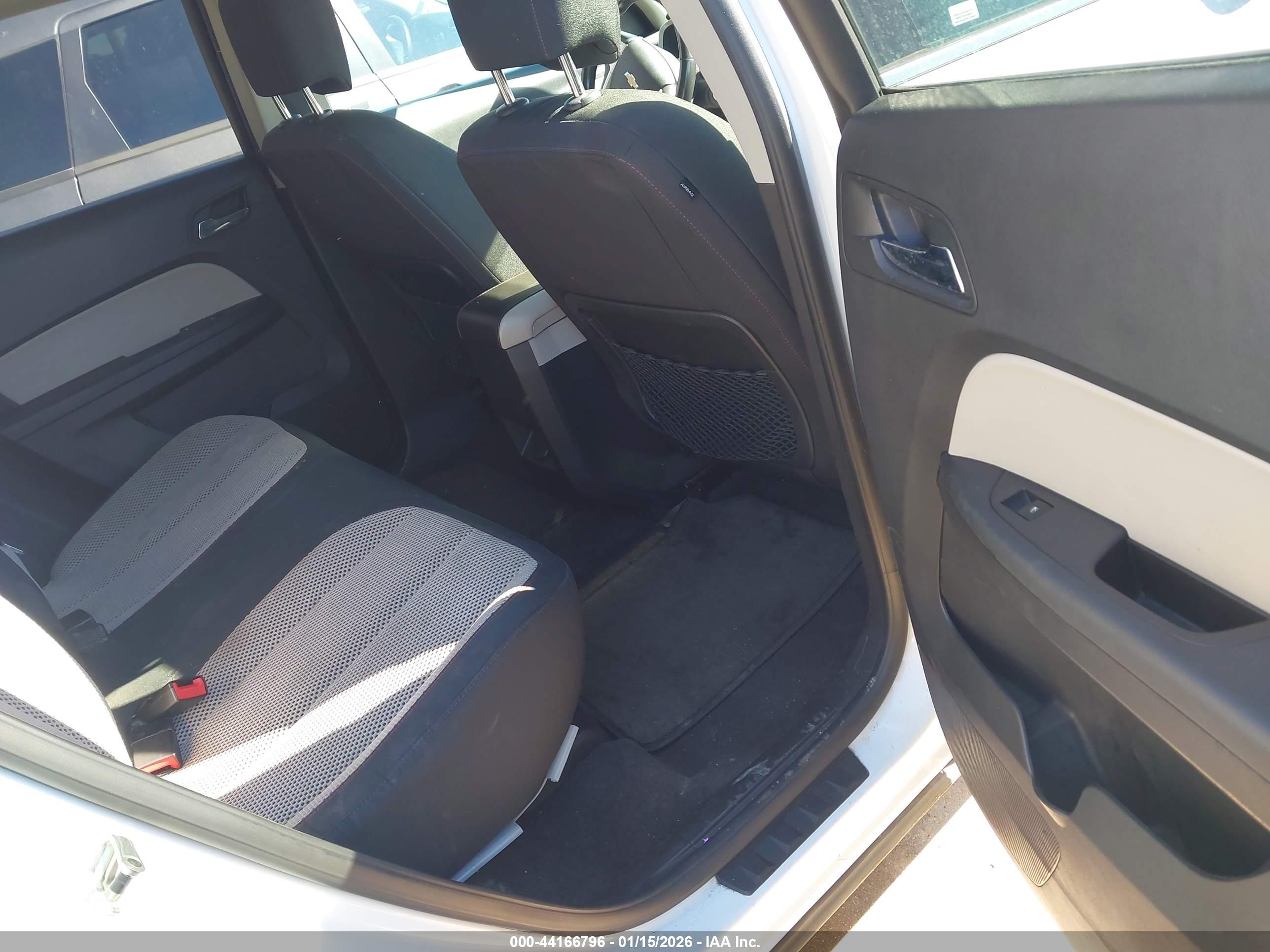 CHEVROLET EQUINOX image 8