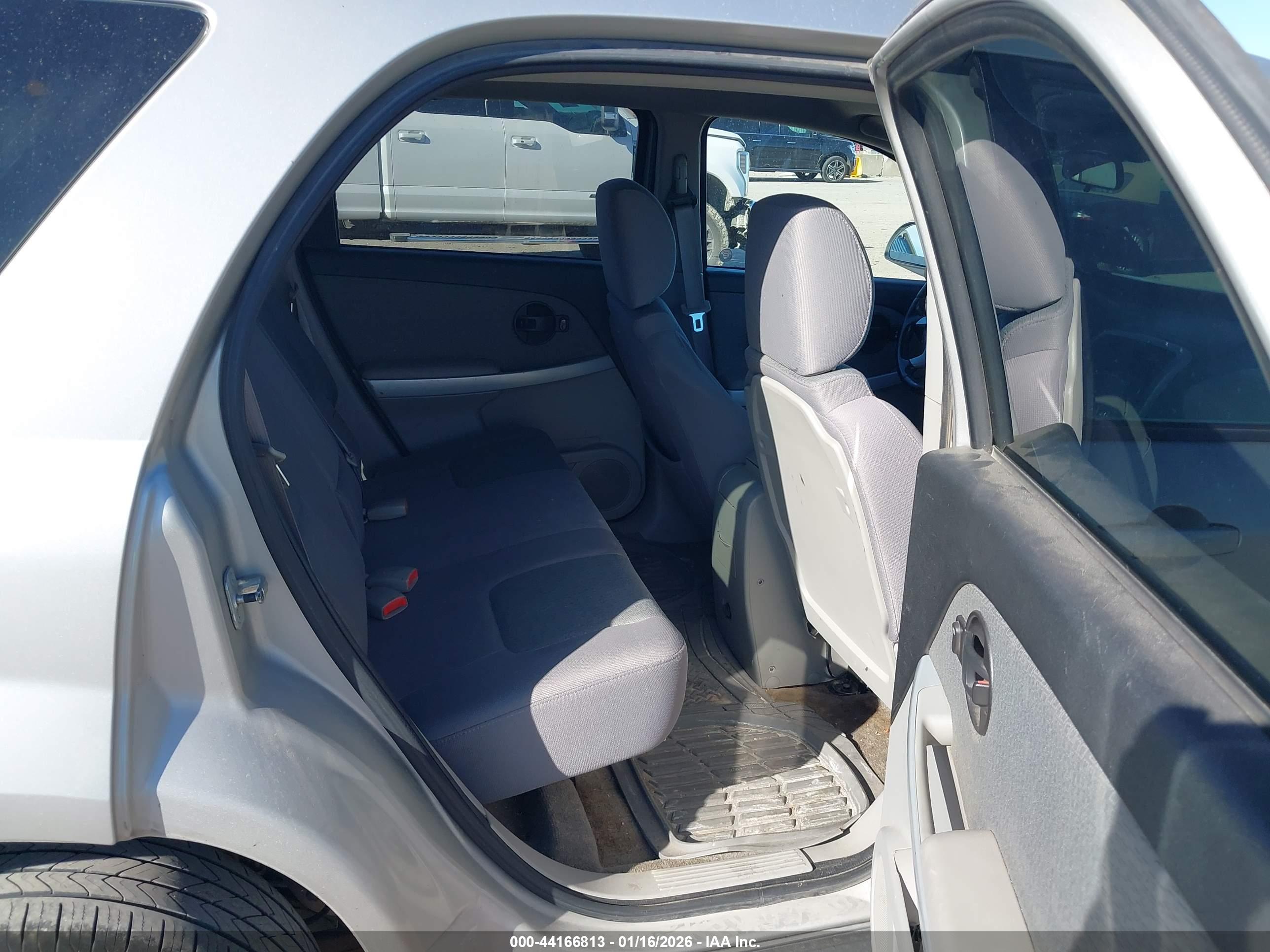 CHEVROLET EQUINOX image 8