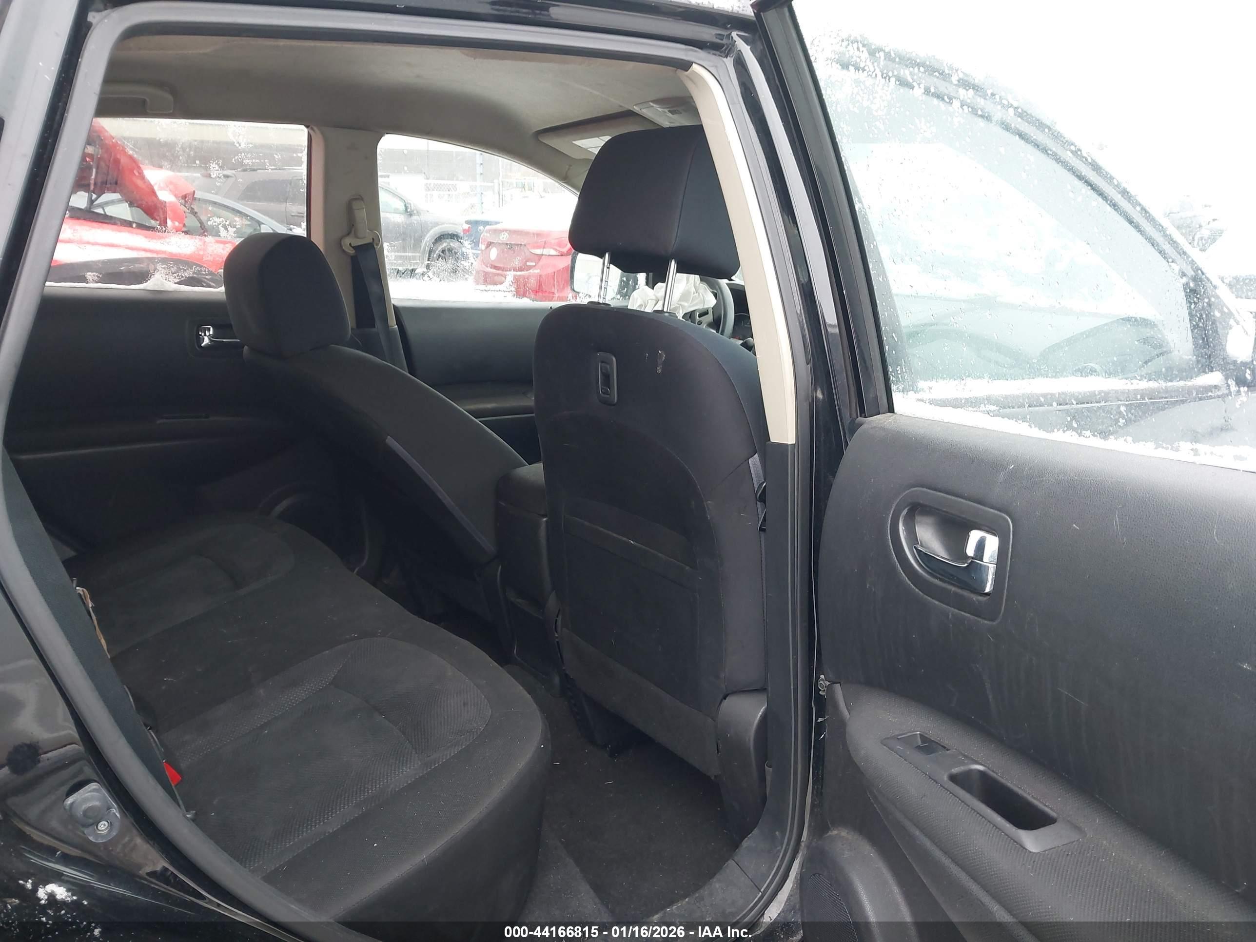 NISSAN ROGUE image 8