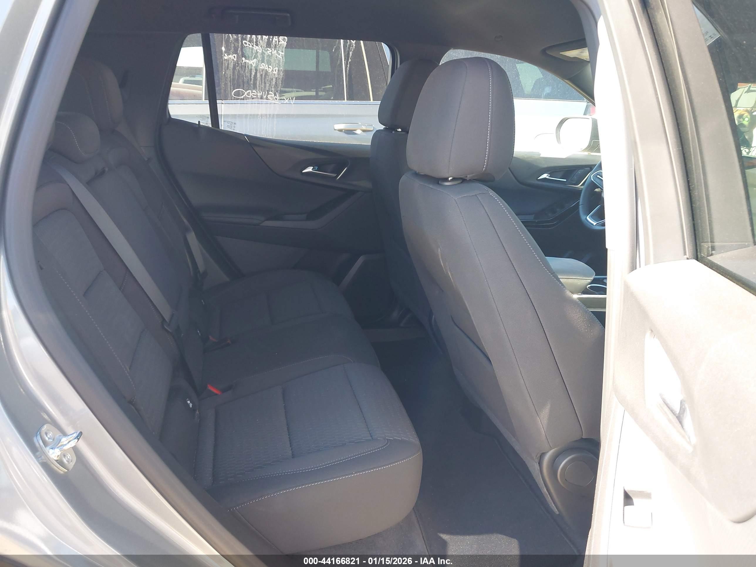CHEVROLET EQUINOX image 8