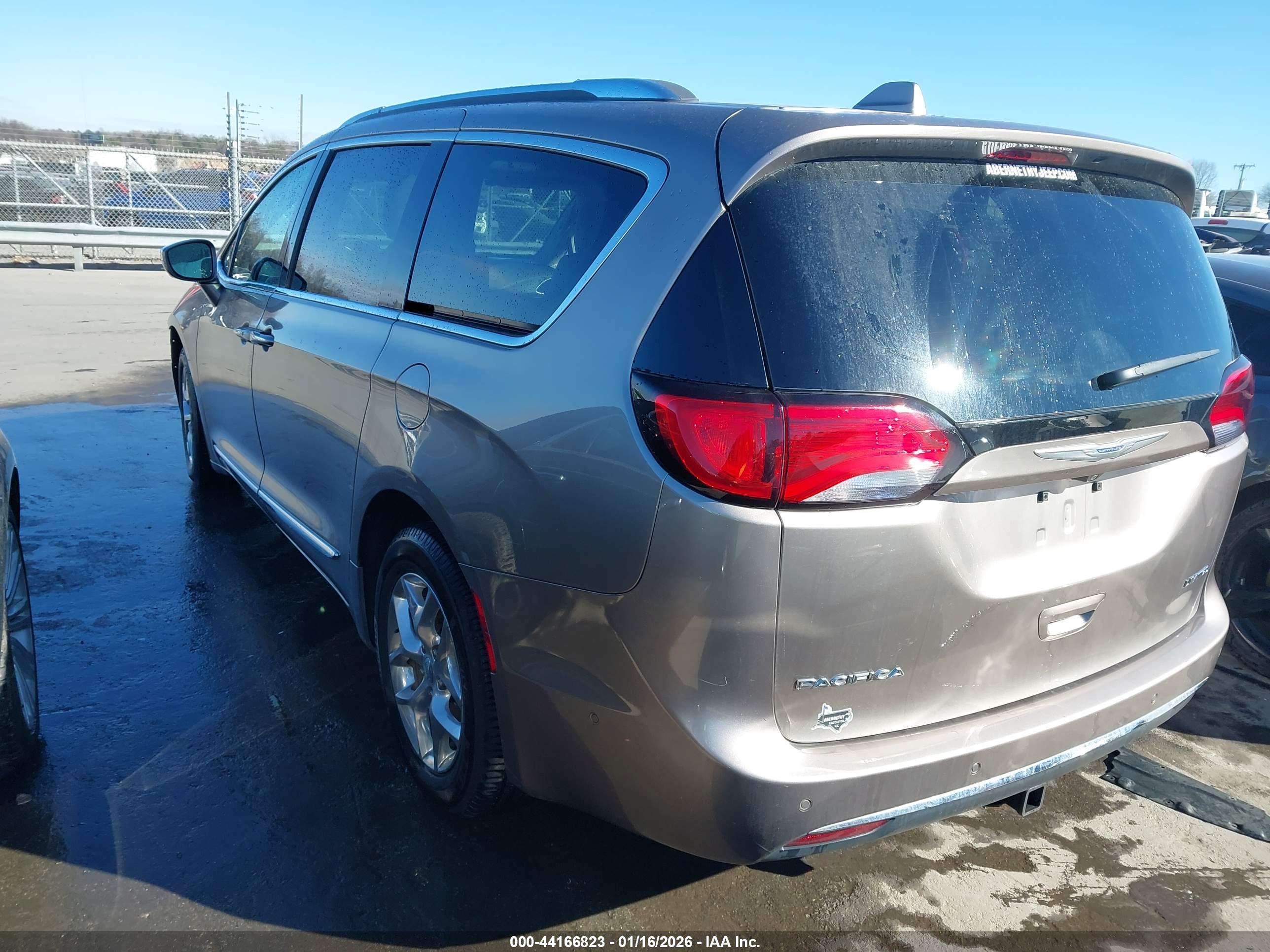 CHRYSLER PACIFICA image 3