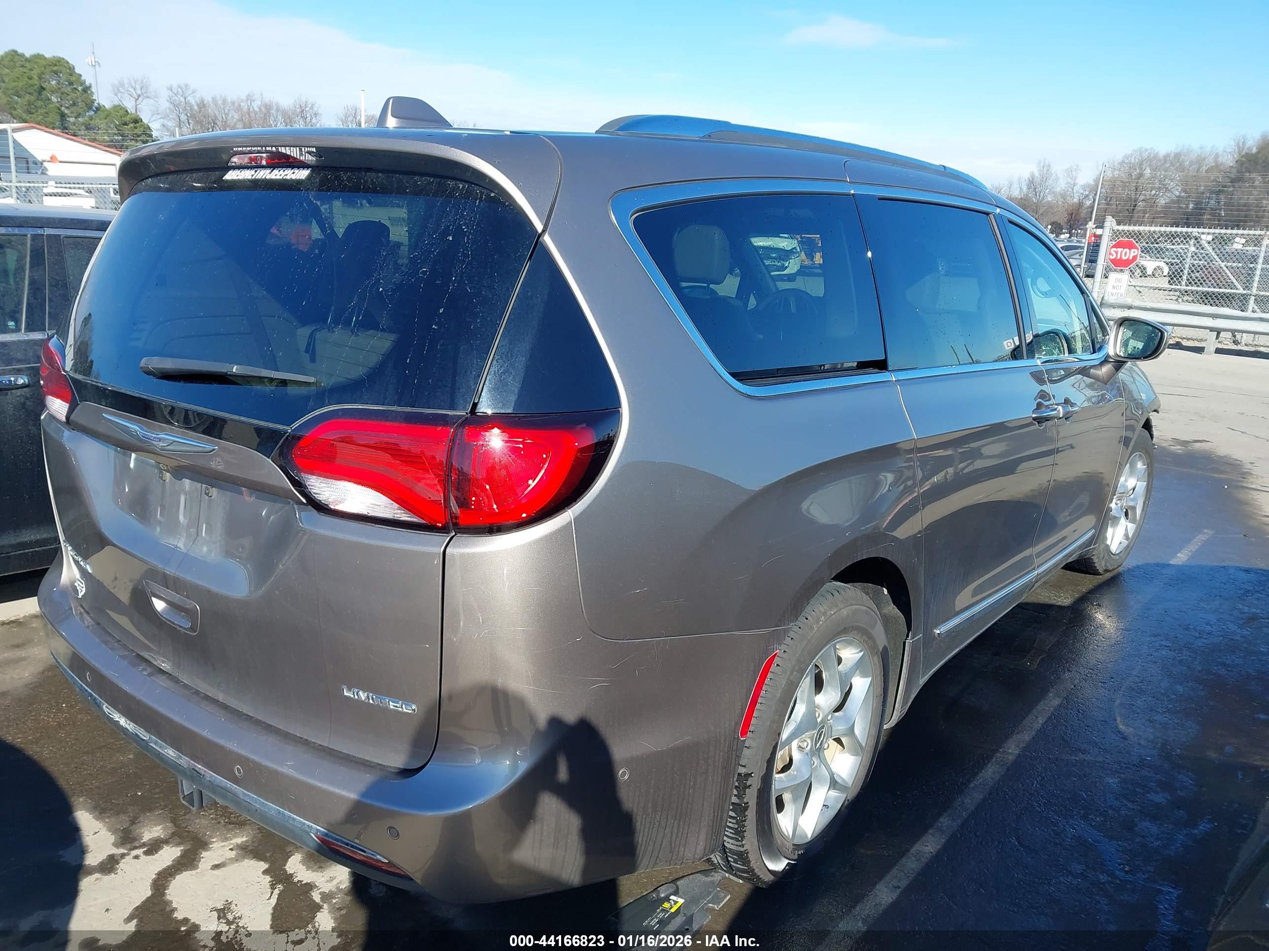 CHRYSLER PACIFICA image 4