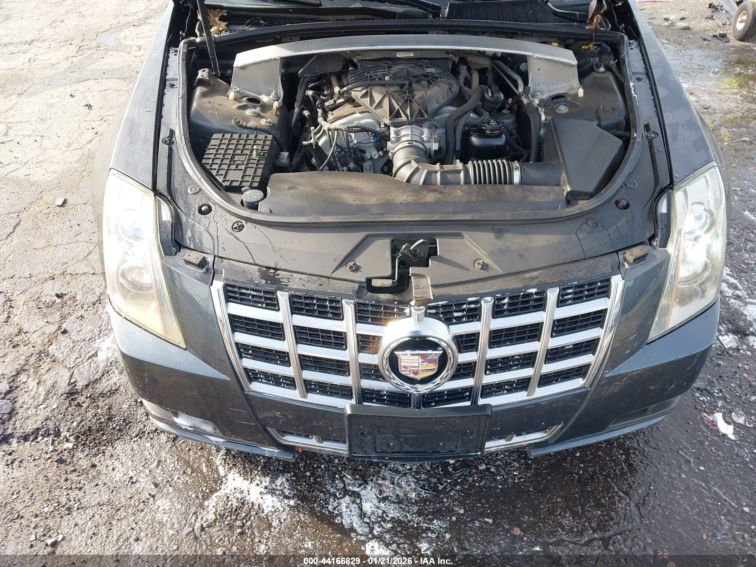 CADILLAC CTS image 10