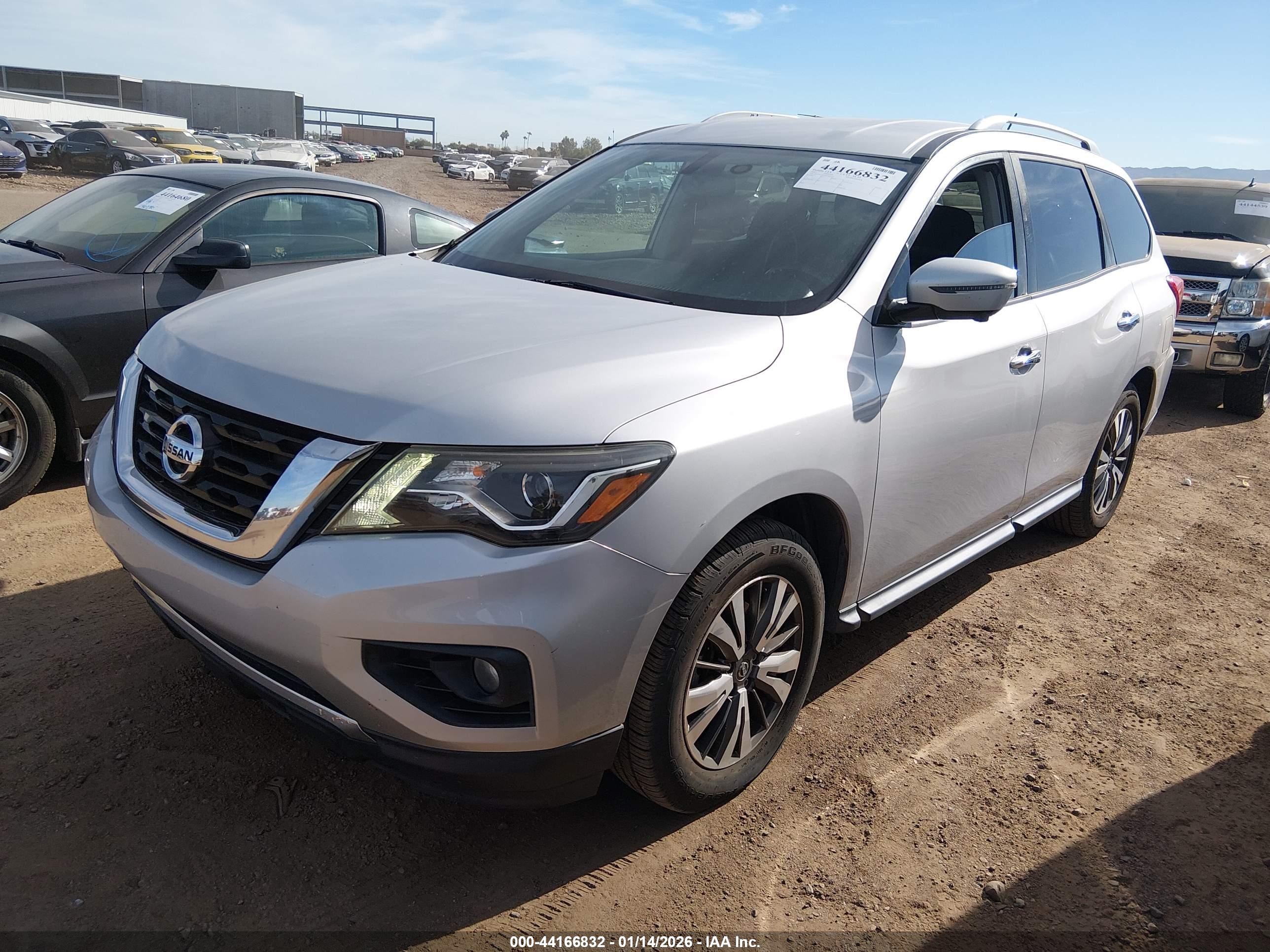 NISSAN PATHFINDER image 2