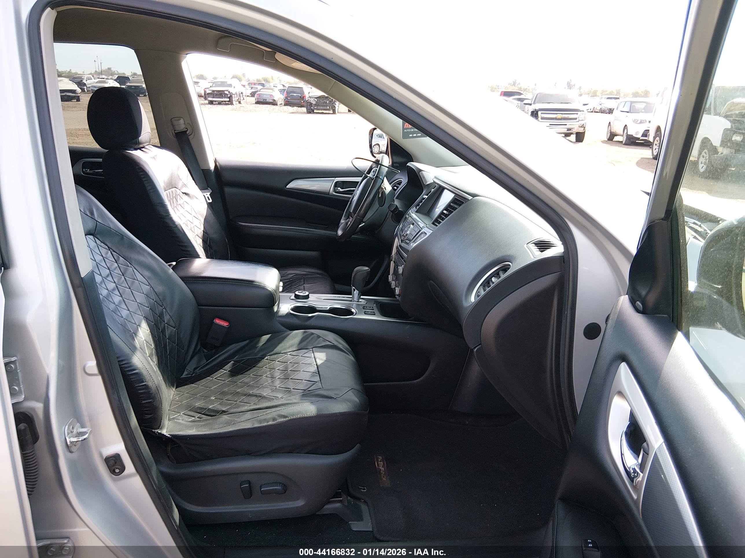 NISSAN PATHFINDER image 5