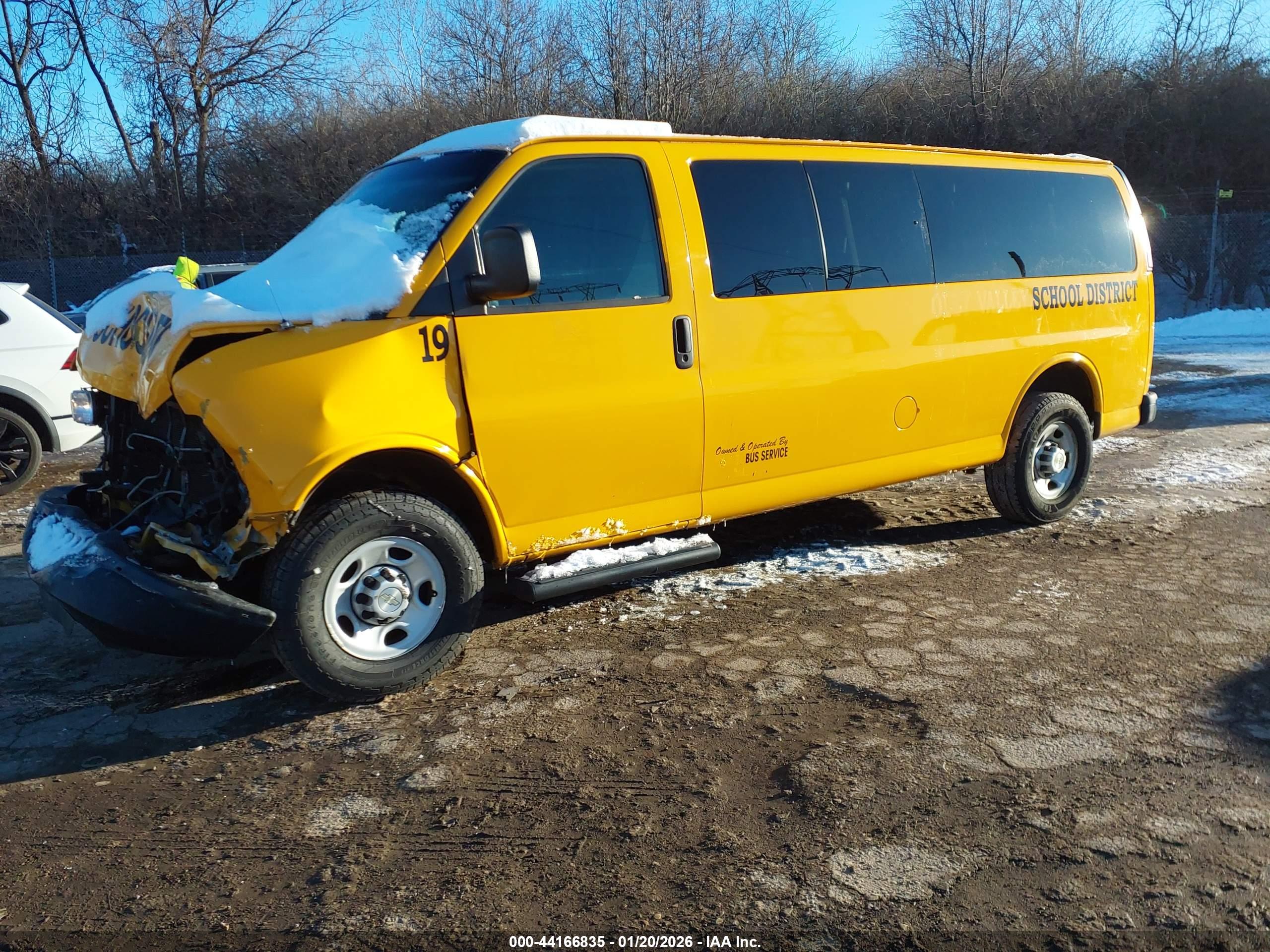 CHEVROLET EXPRESS image 2