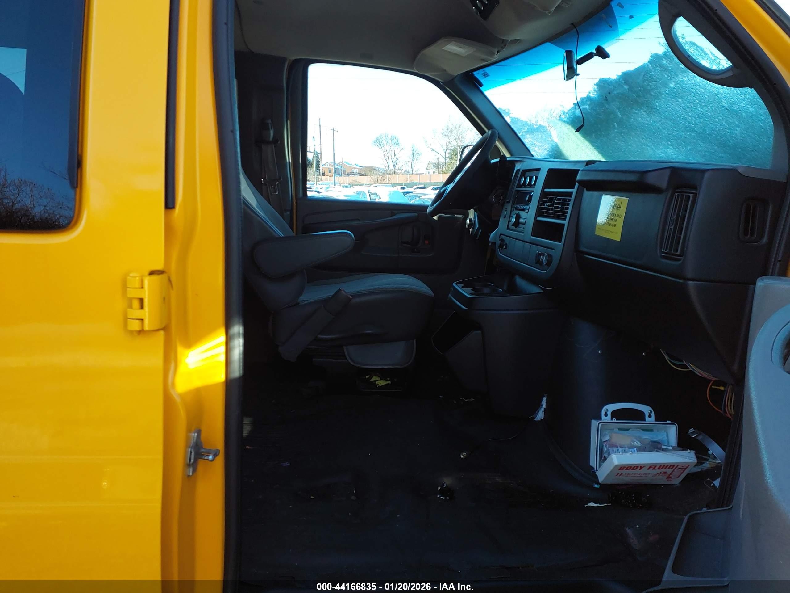 CHEVROLET EXPRESS image 5