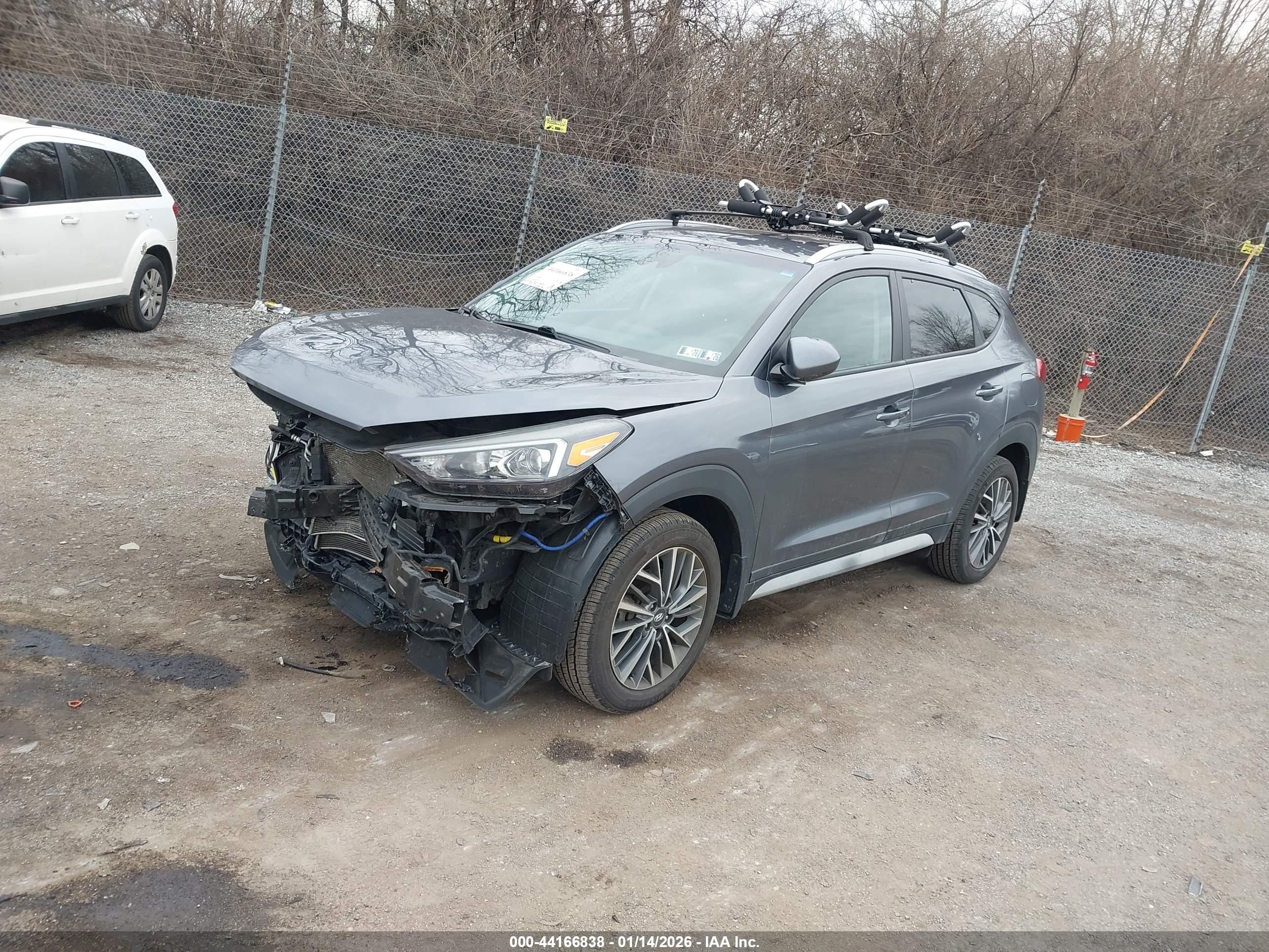 HYUNDAI TUCSON image 2