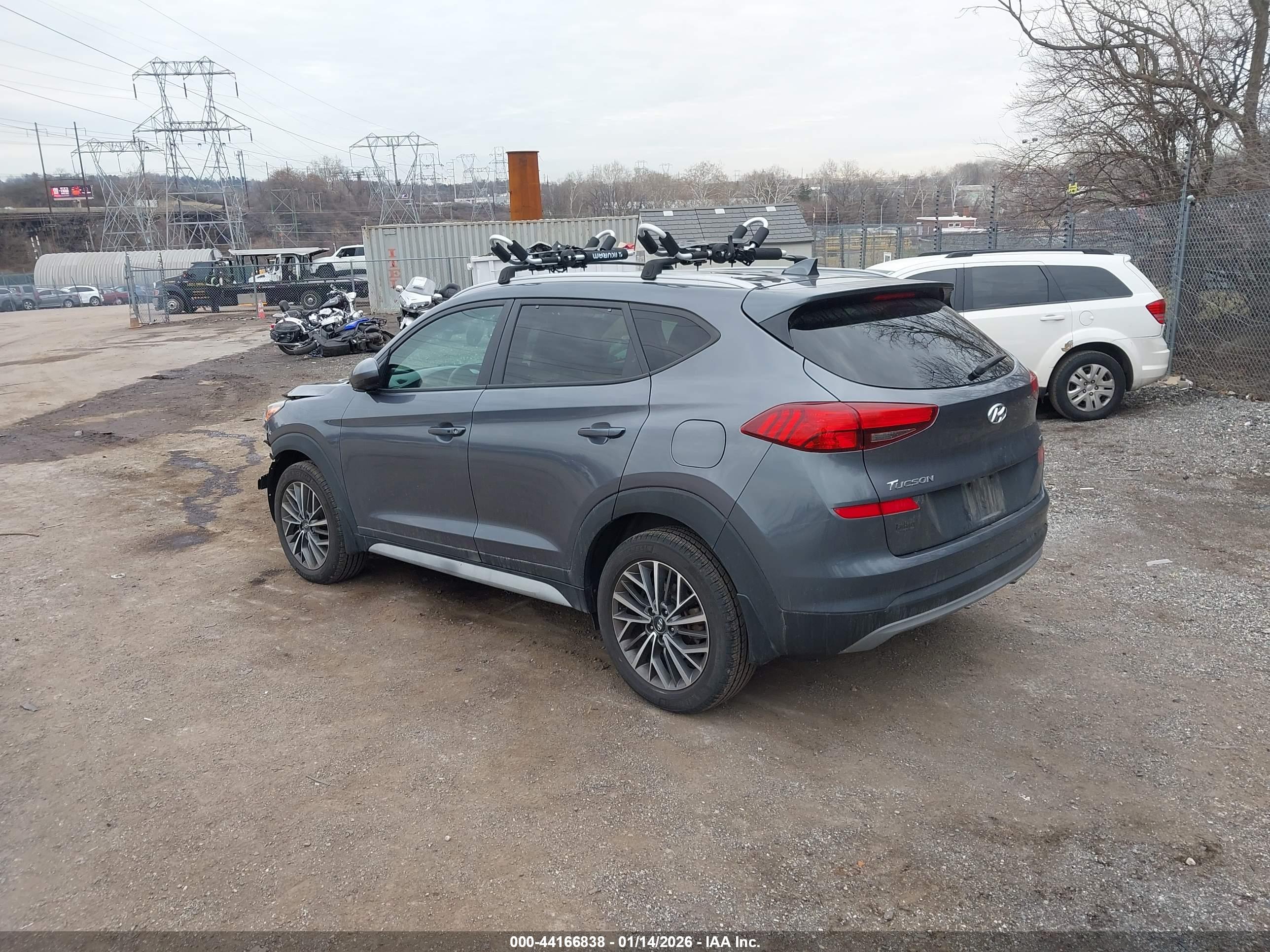 HYUNDAI TUCSON image 3