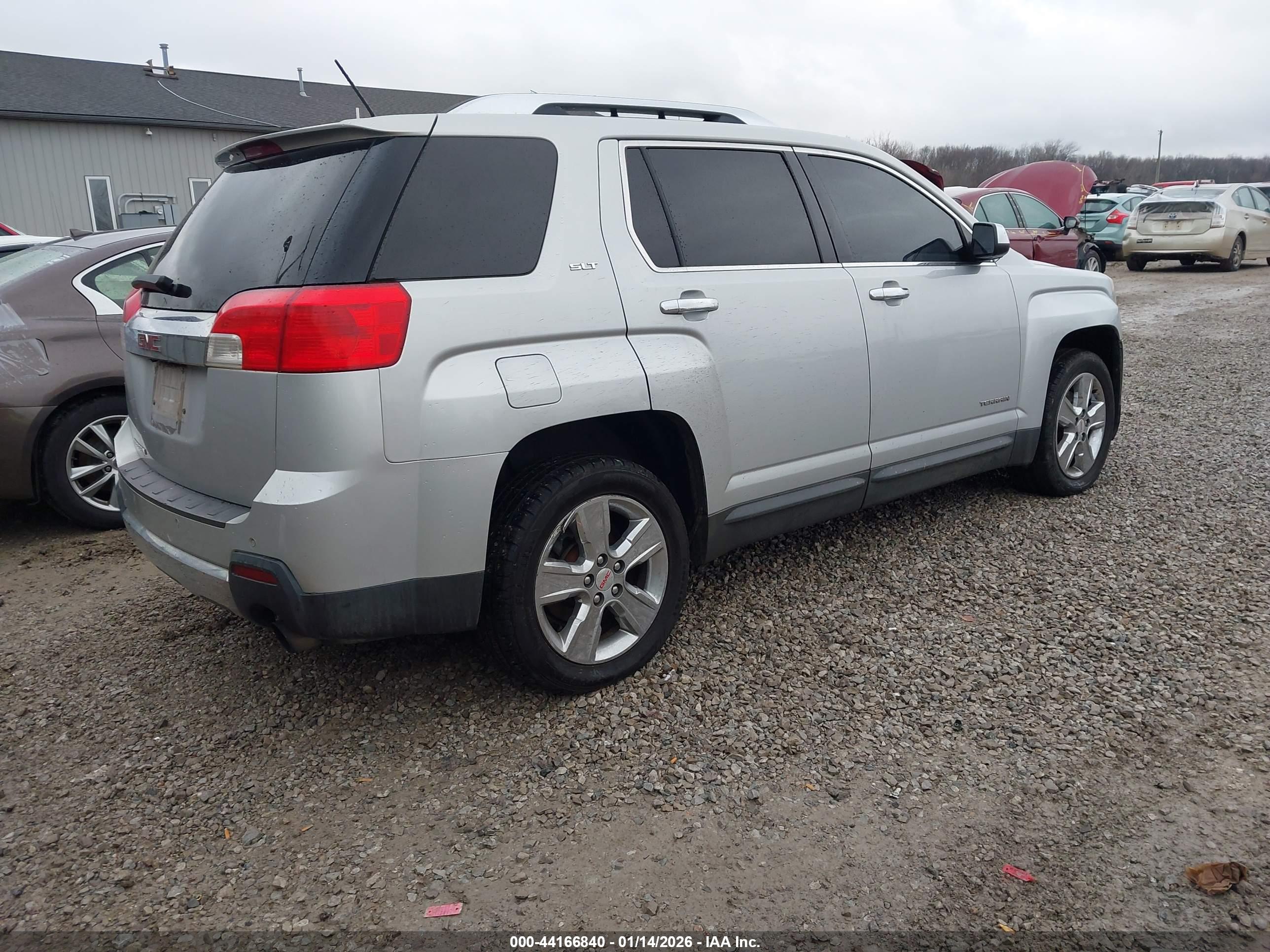 GMC TERRAIN image 4