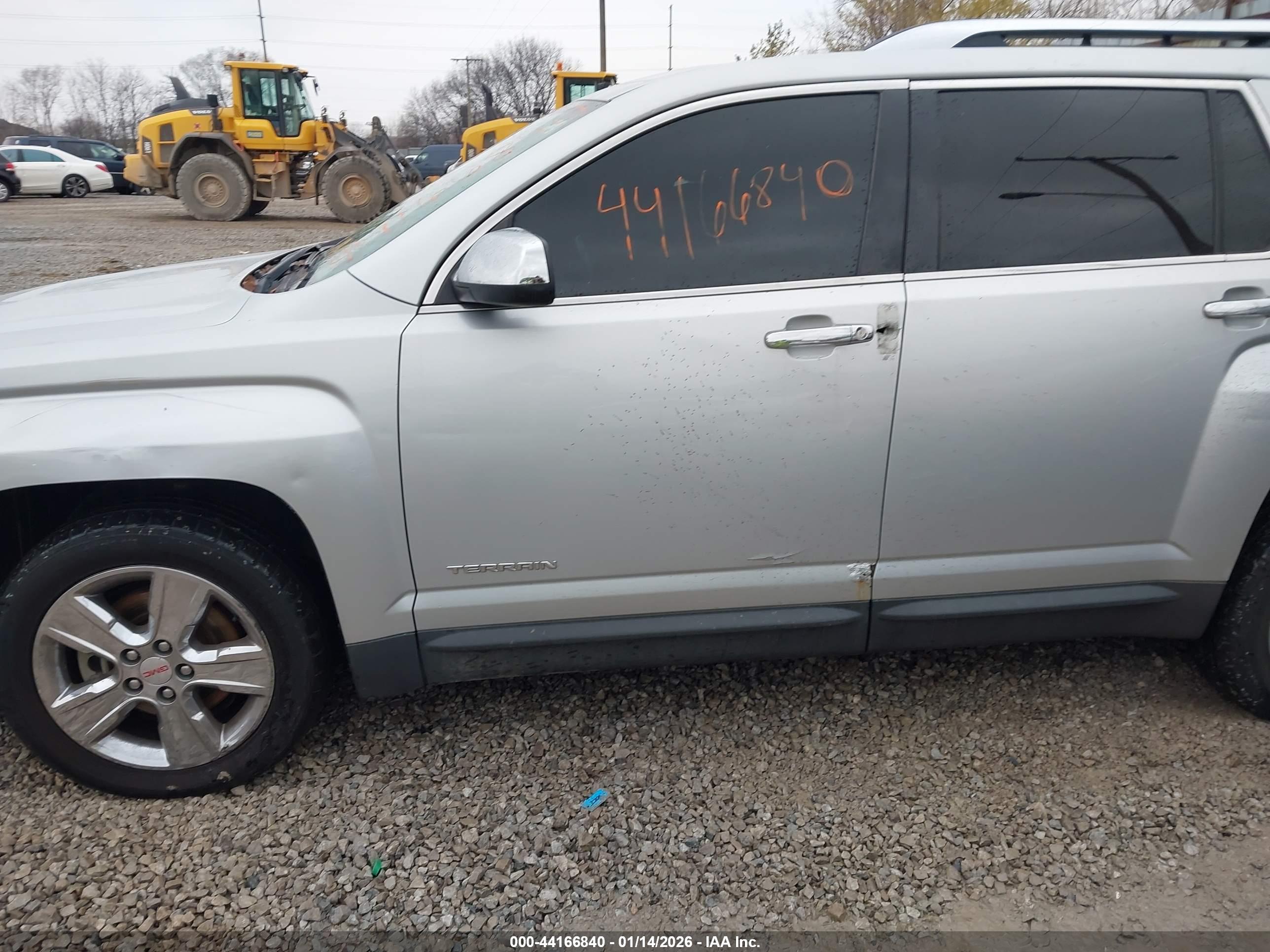 GMC TERRAIN image 6
