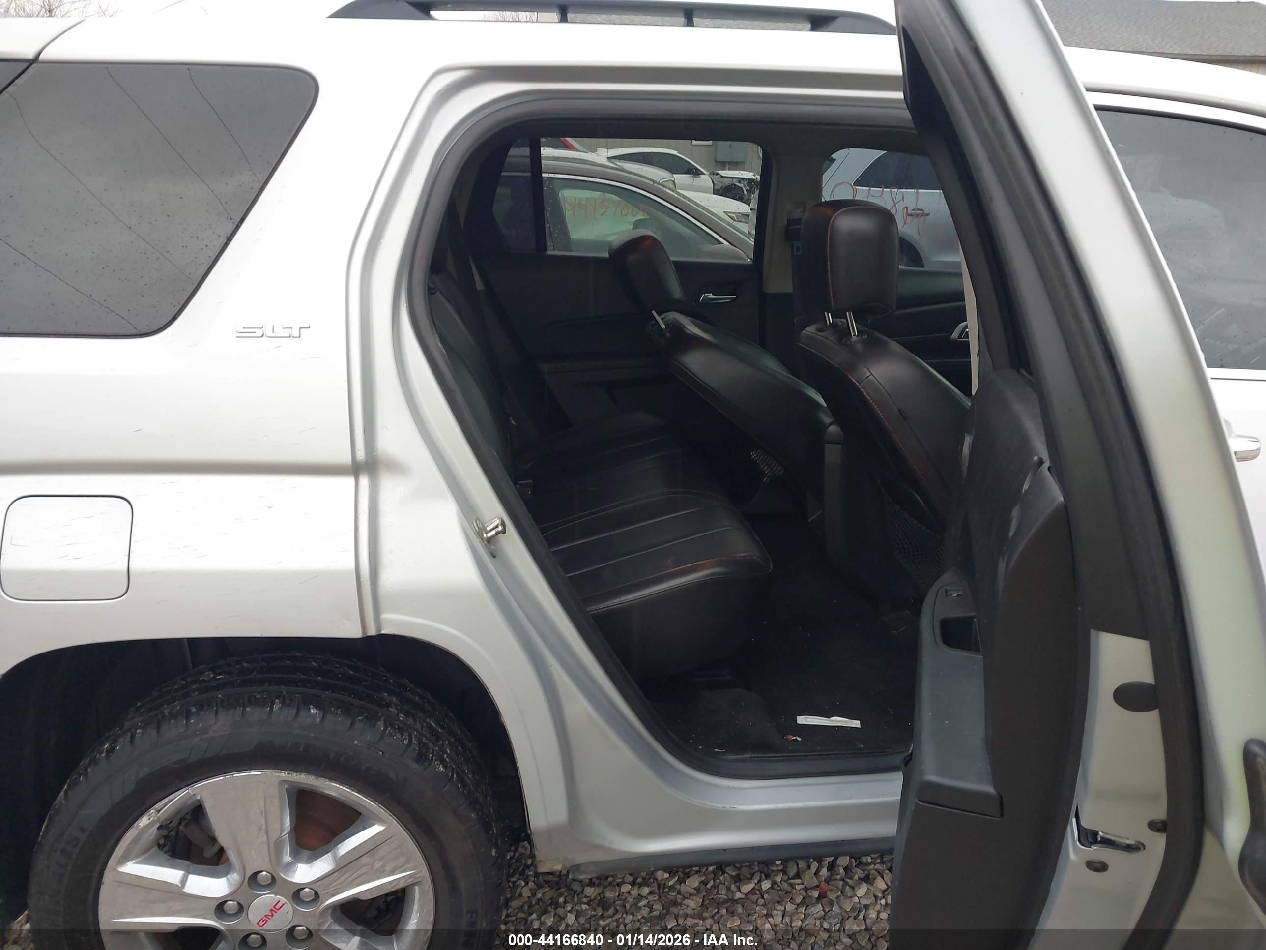 GMC TERRAIN image 8
