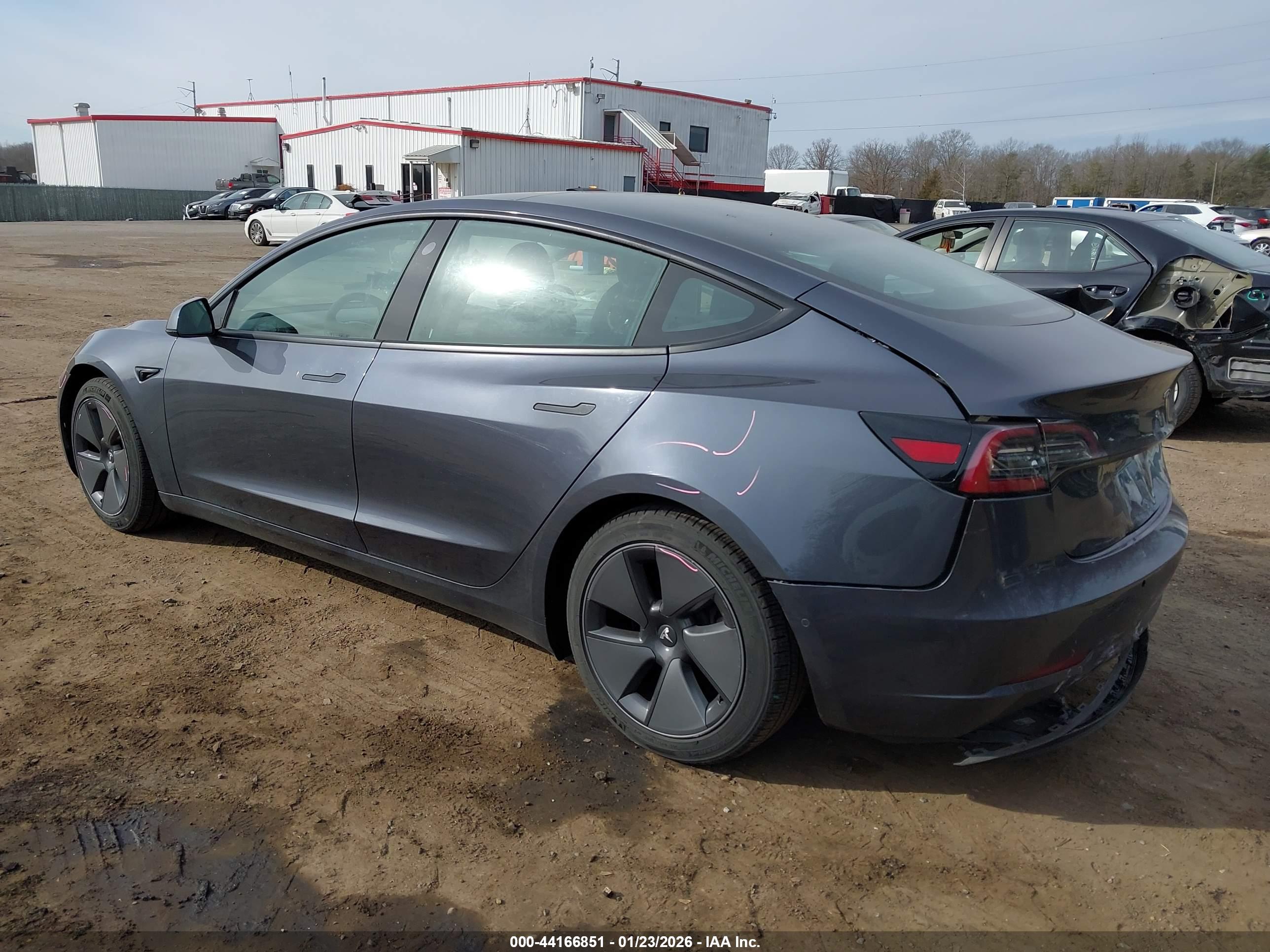 TESLA MODEL image 3