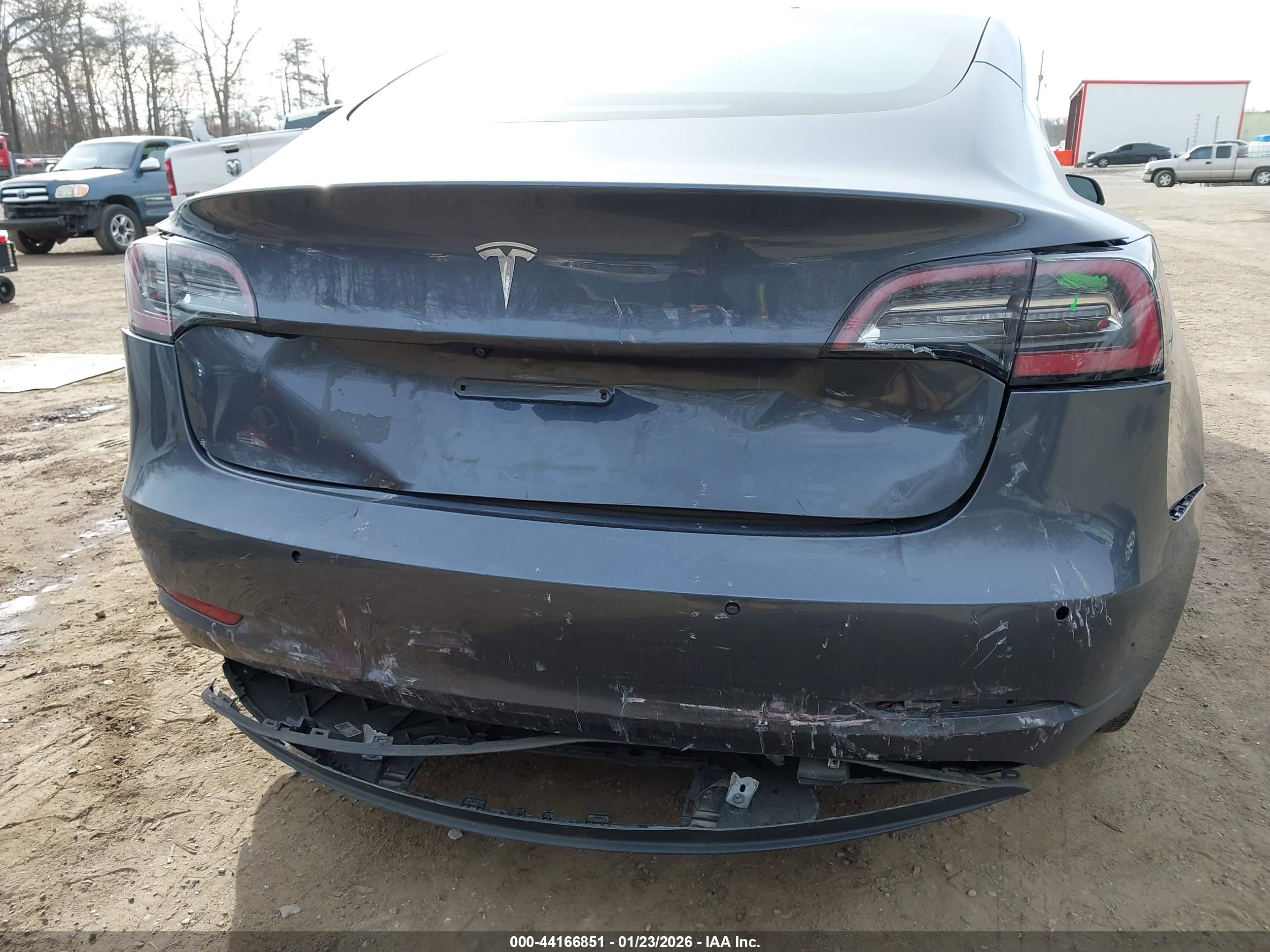TESLA MODEL image 6
