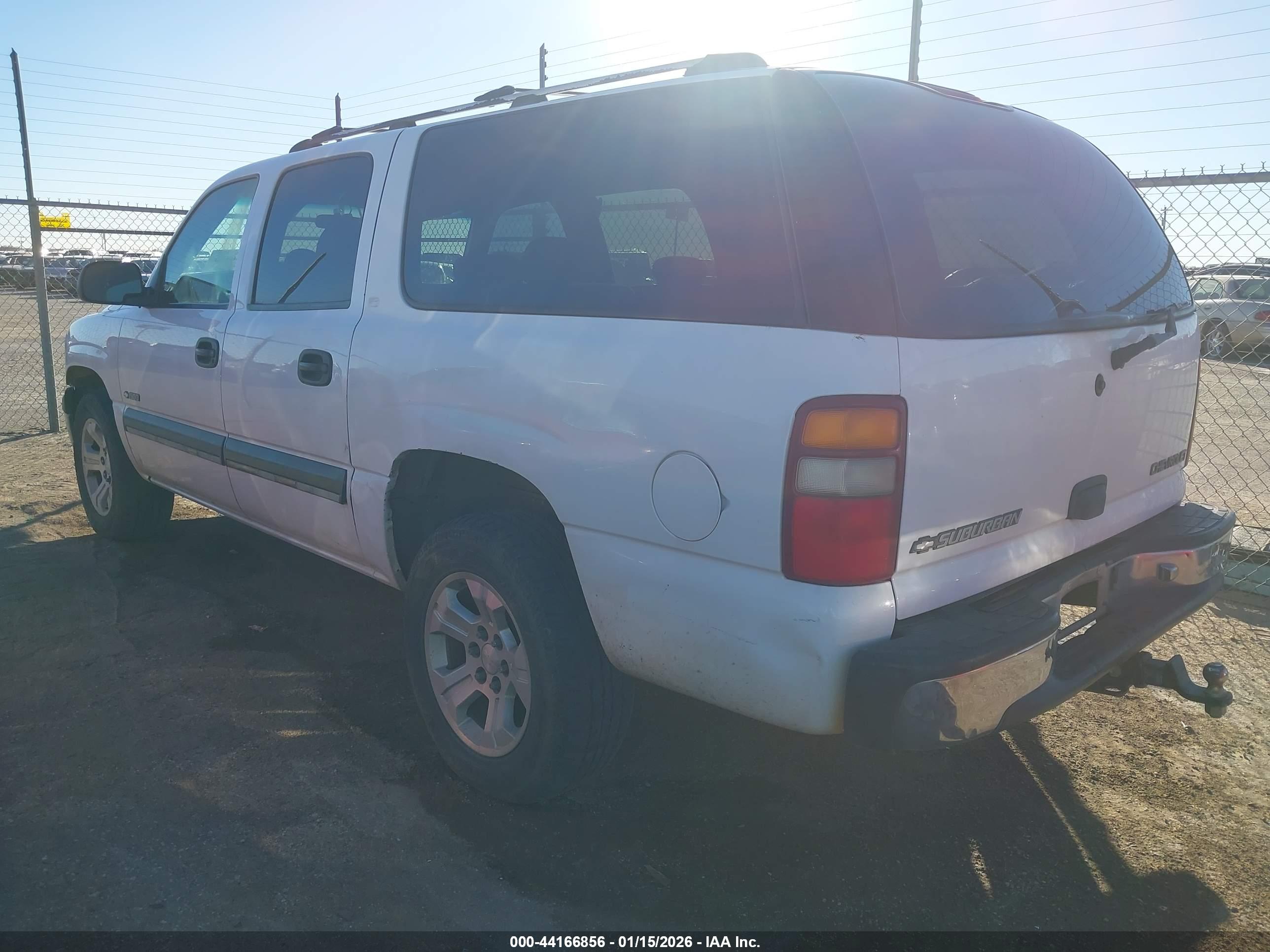 CHEVROLET SUBURBAN image 3