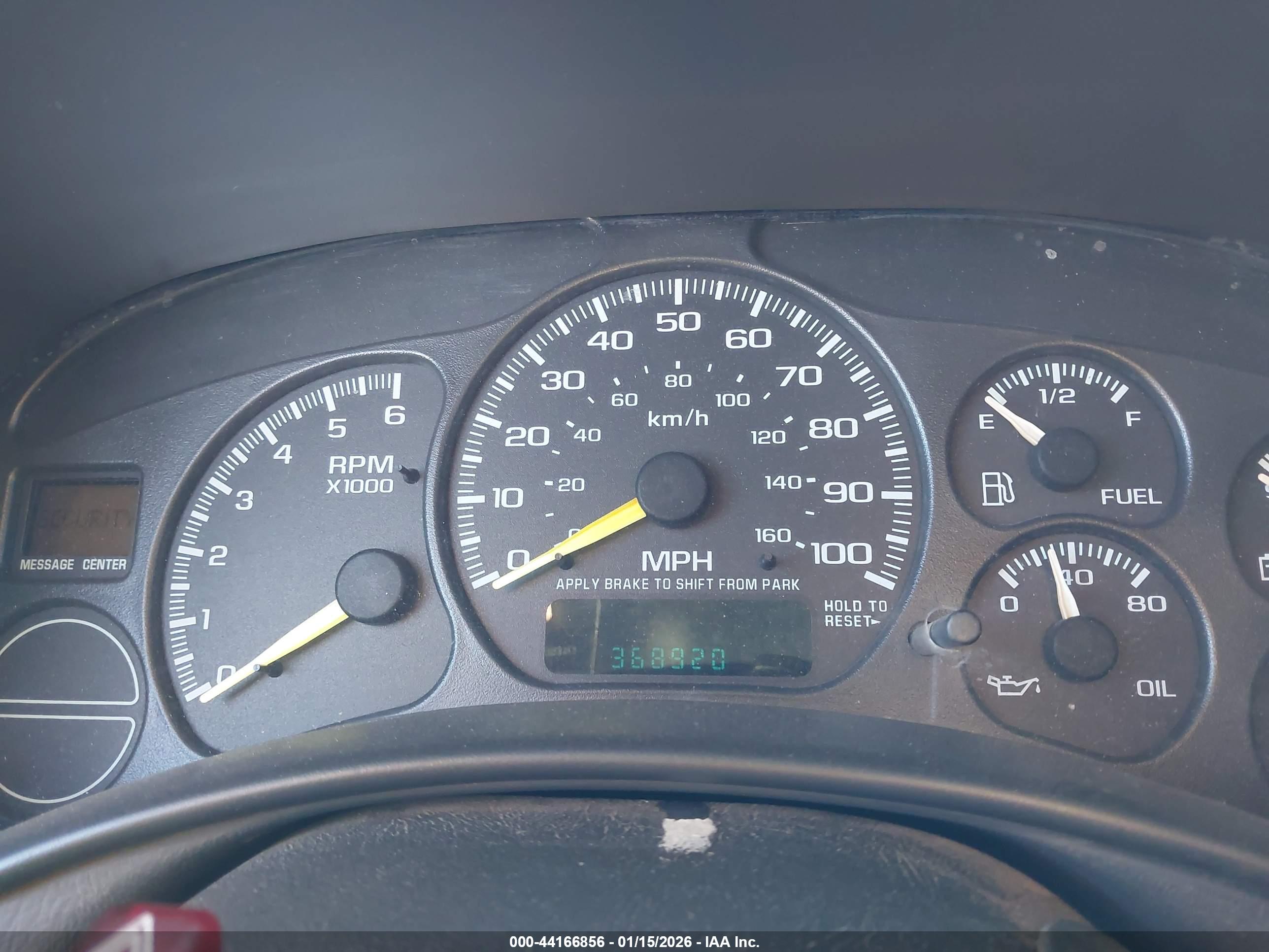 CHEVROLET SUBURBAN image 7