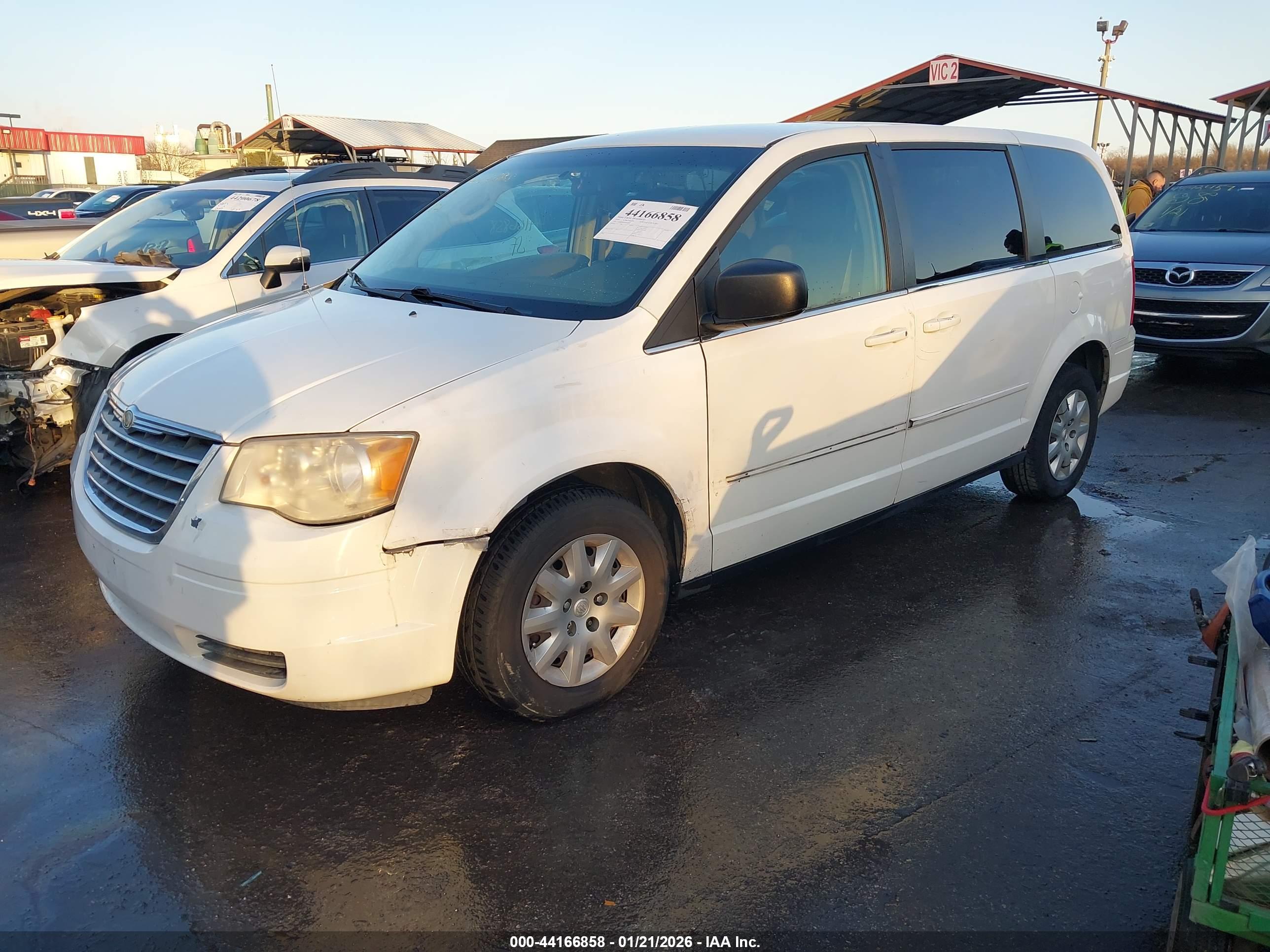 CHRYSLER TOWN image 2