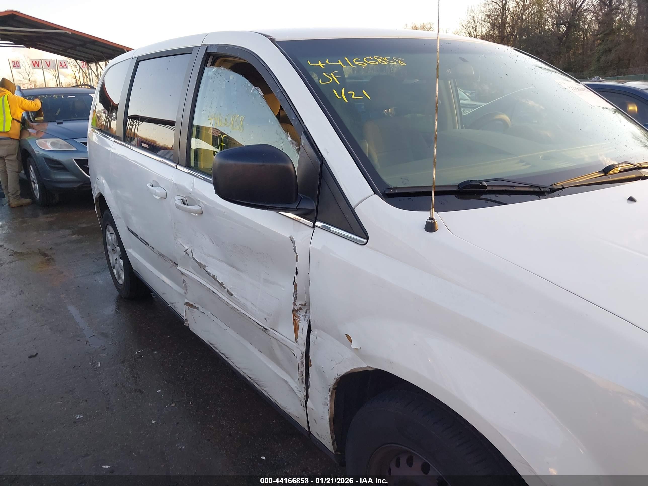 CHRYSLER TOWN image 6