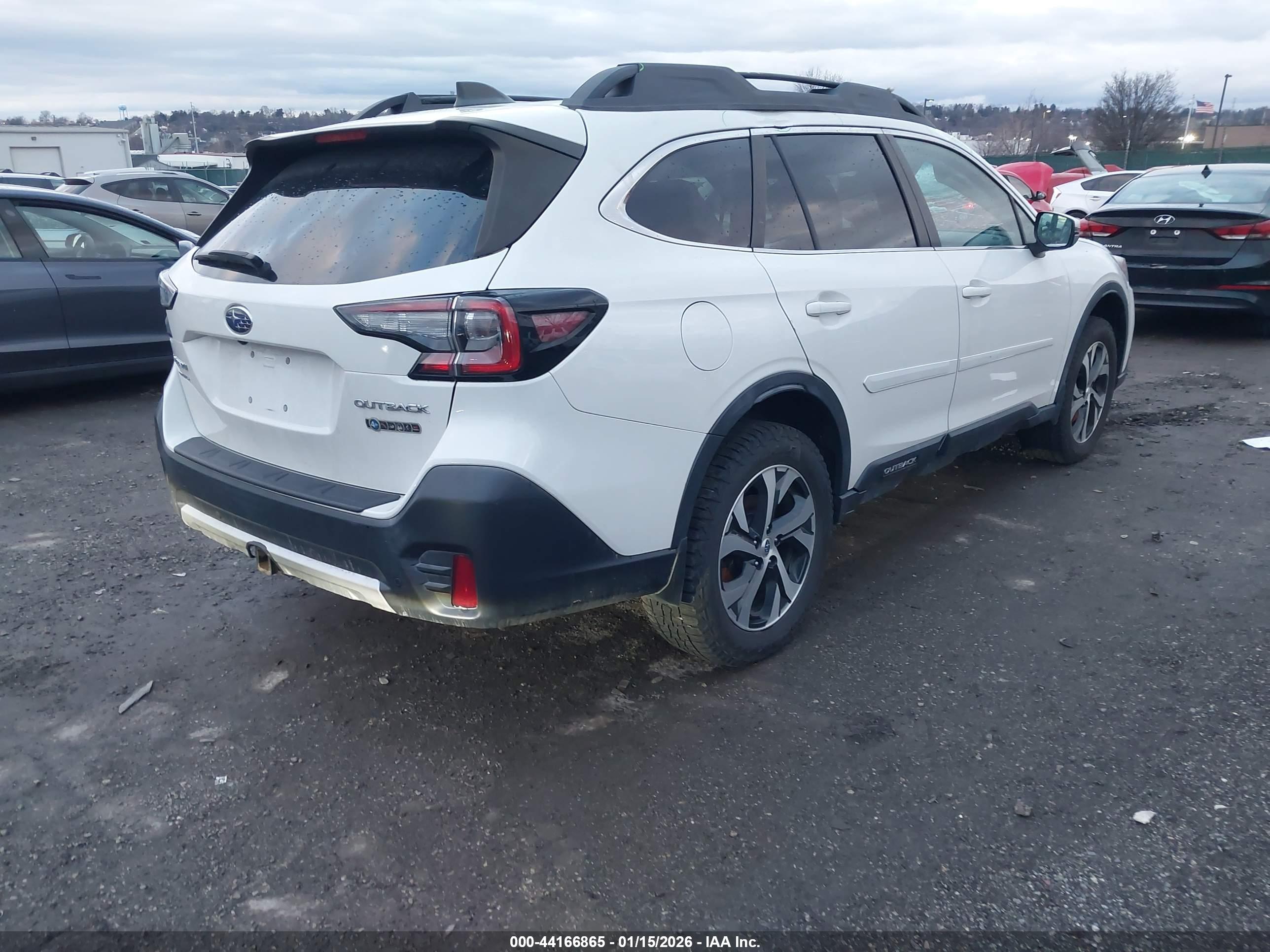 SUBARU OUTBACK image 4
