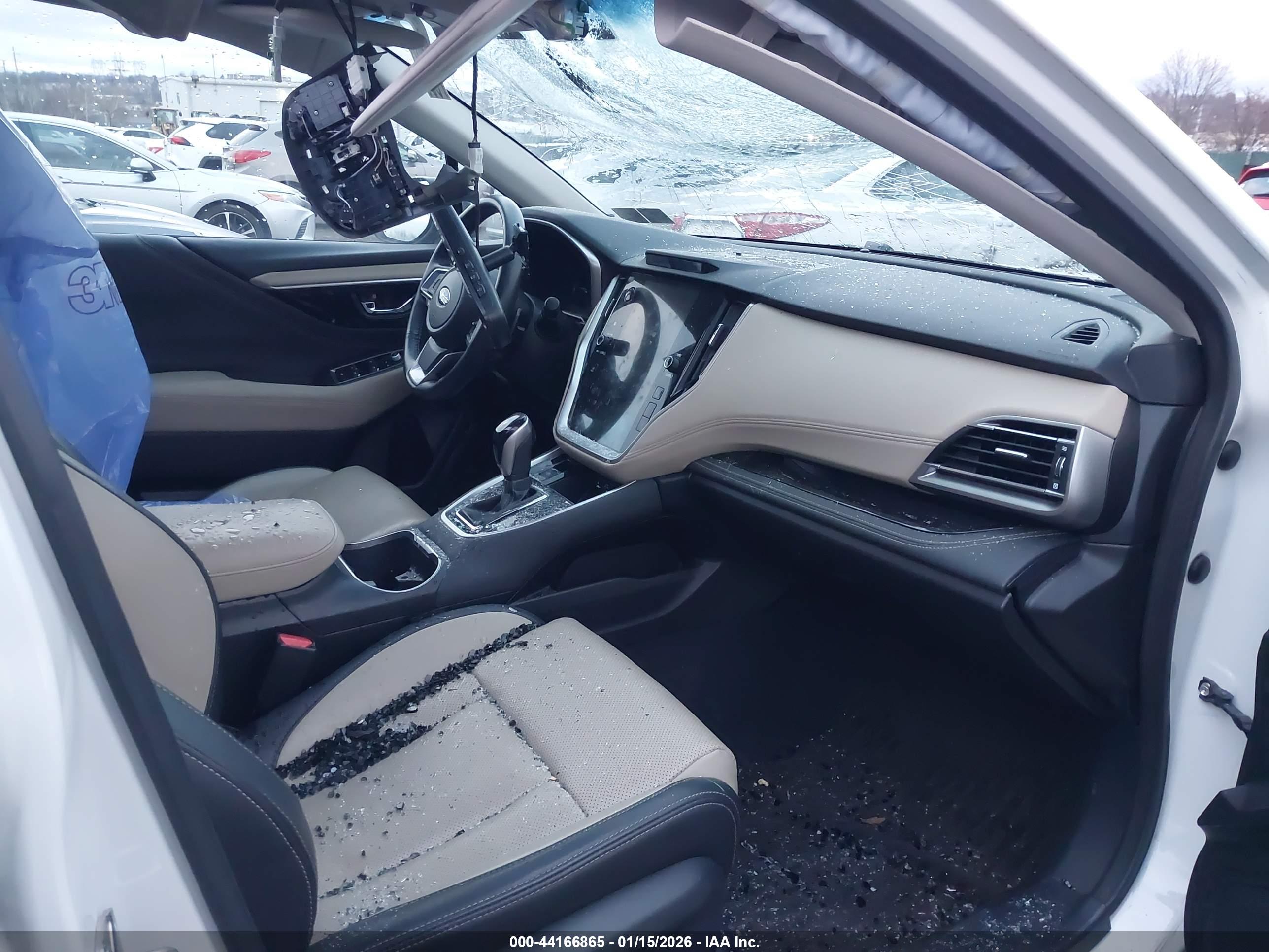 SUBARU OUTBACK image 5