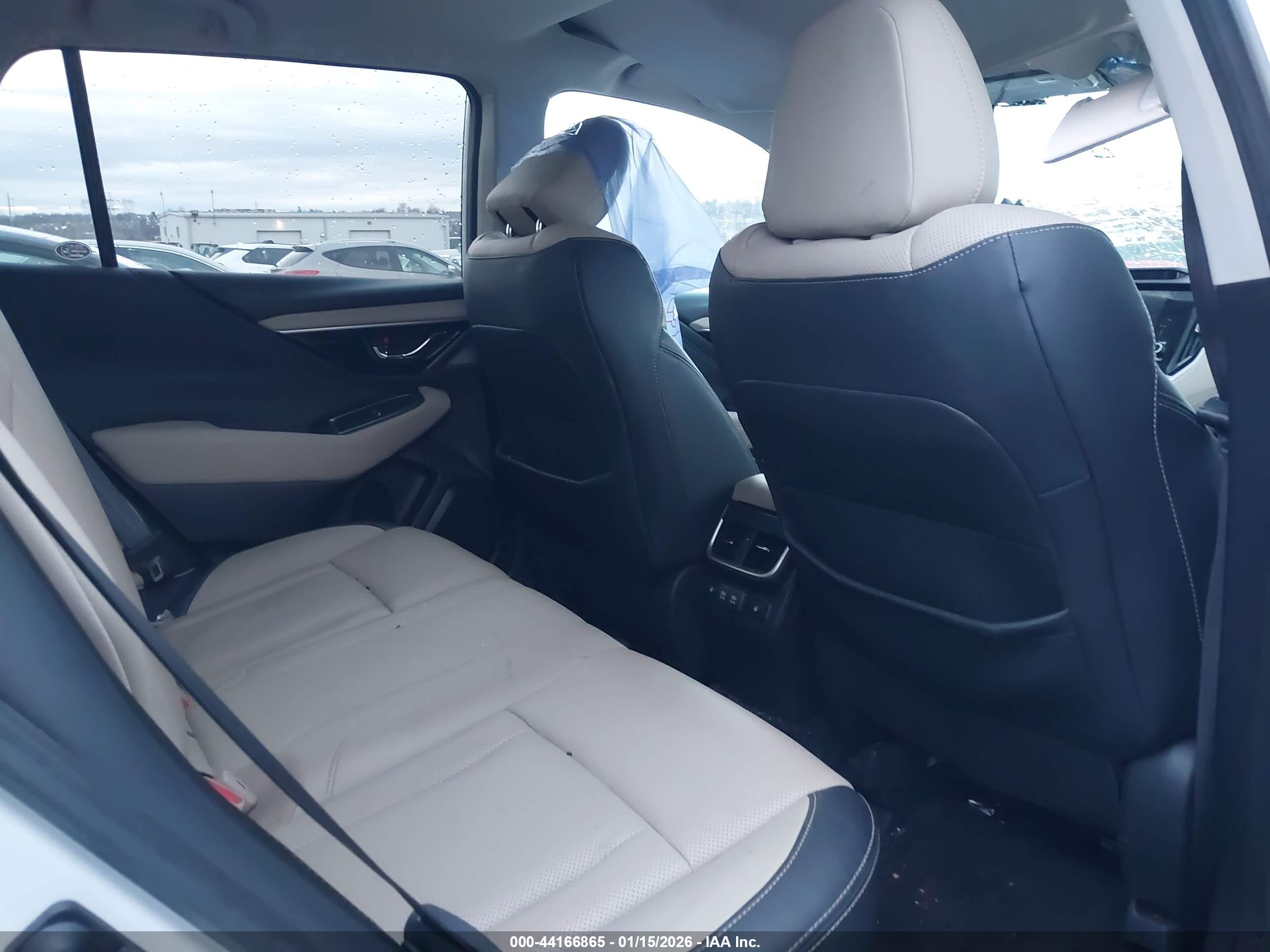 SUBARU OUTBACK image 8