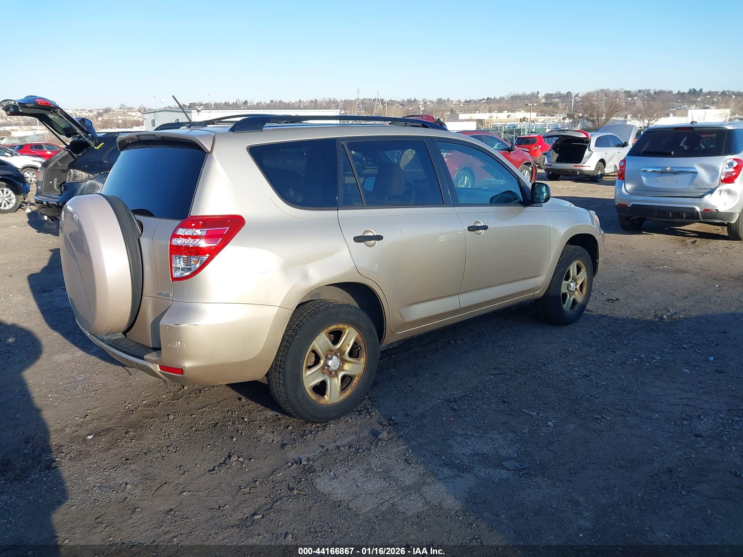 TOYOTA RAV4 image 4