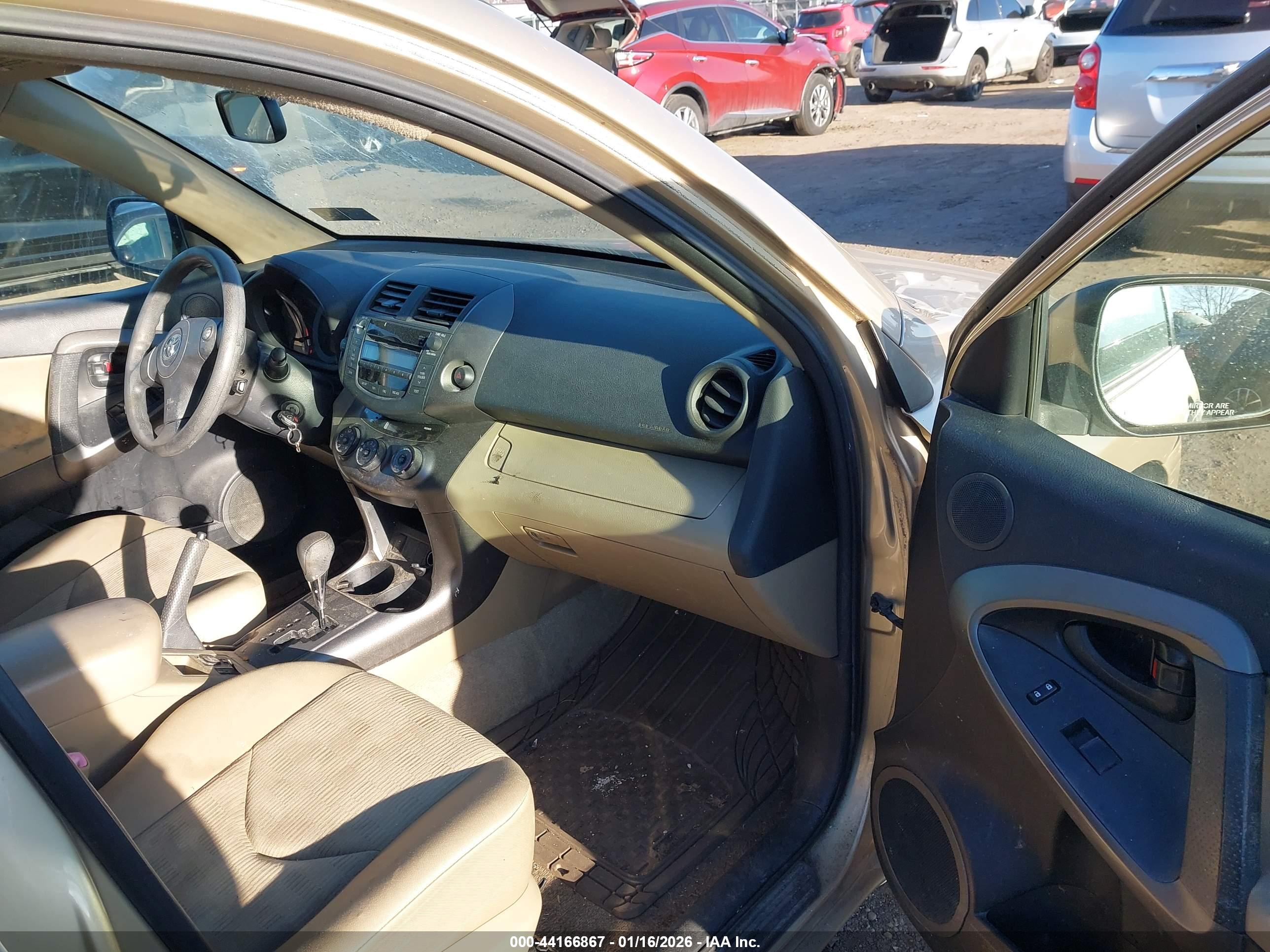 TOYOTA RAV4 image 5