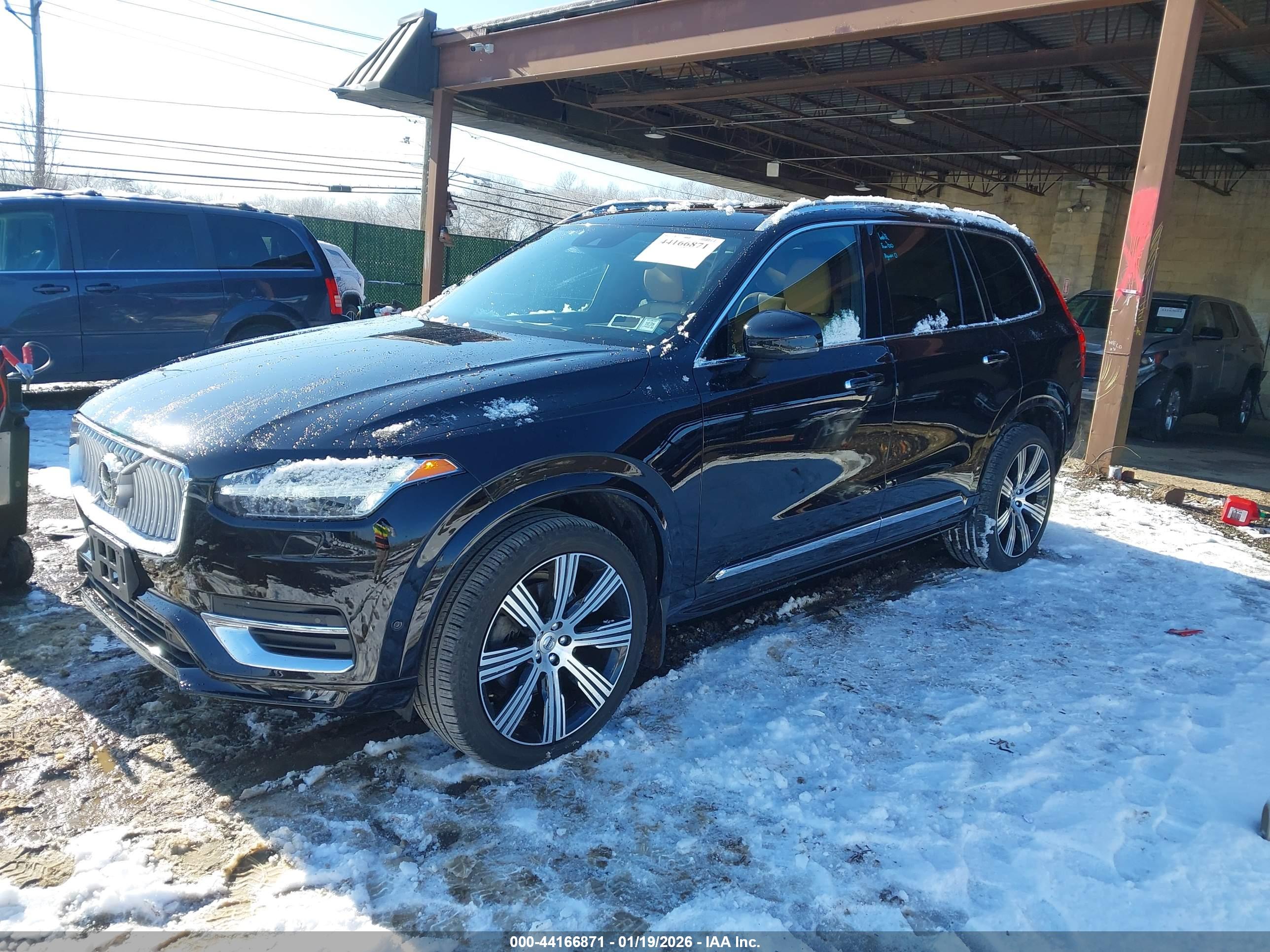 VOLVO XC90 image 2