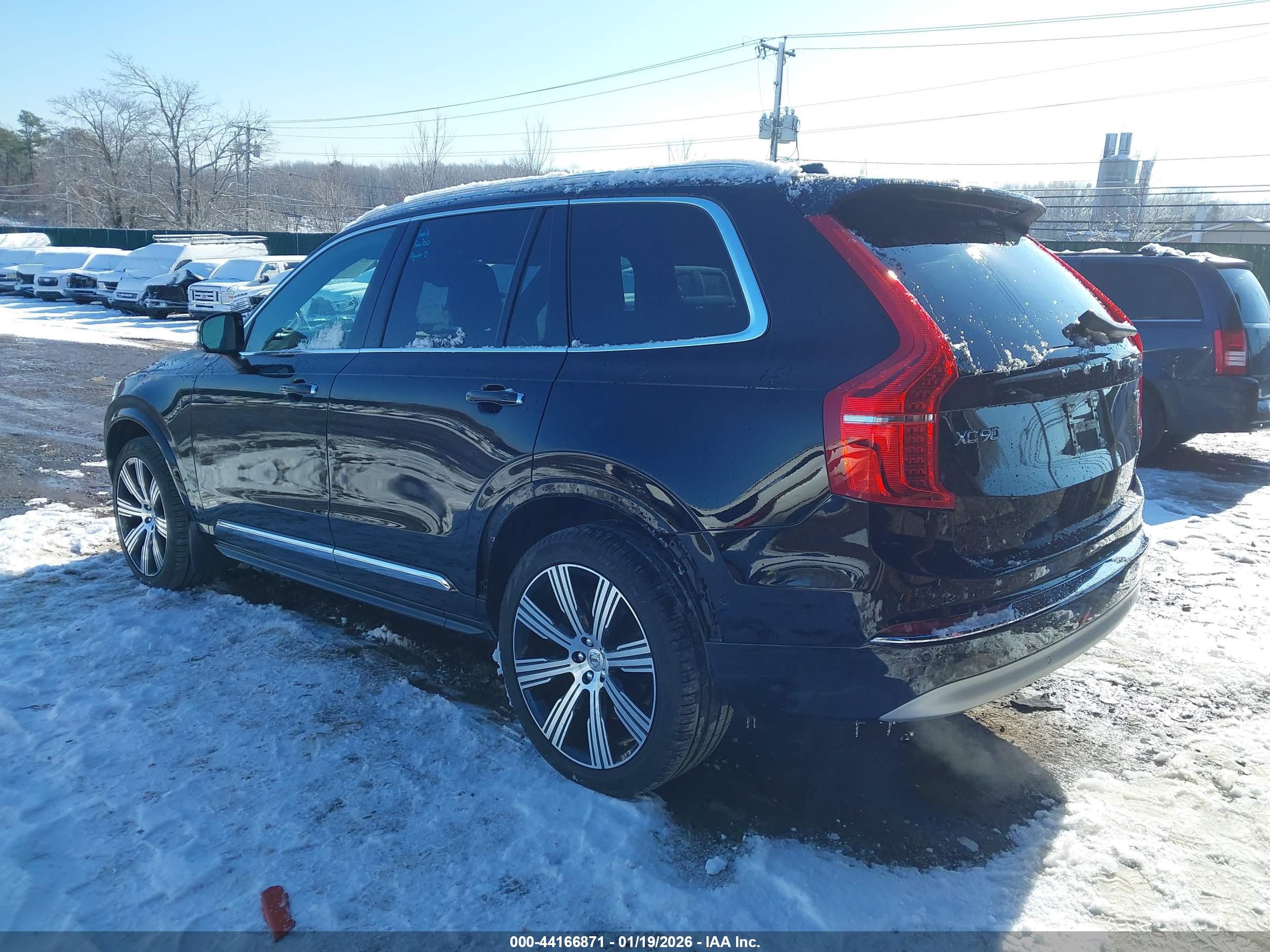 VOLVO XC90 image 3