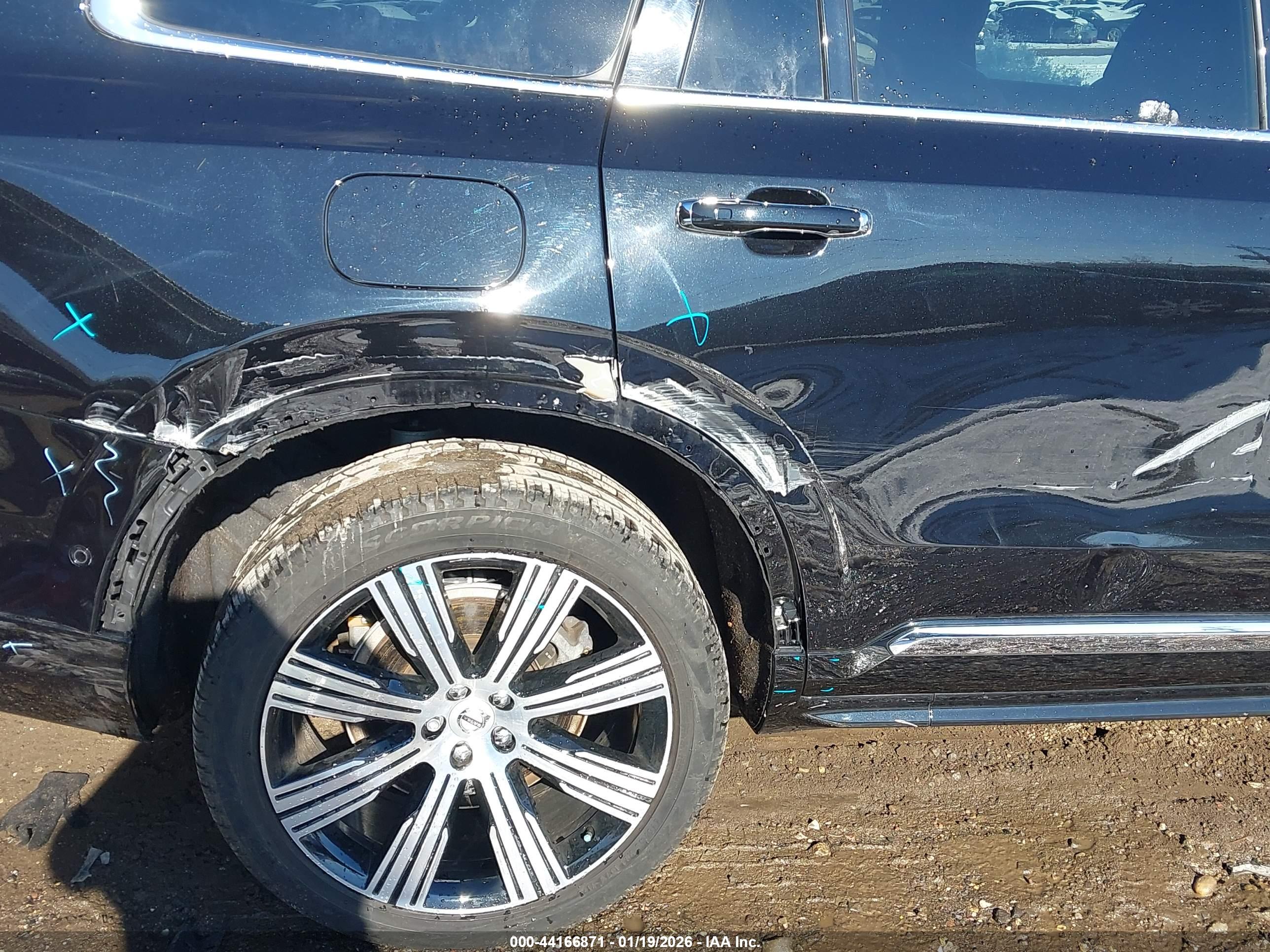 VOLVO XC90 image 6