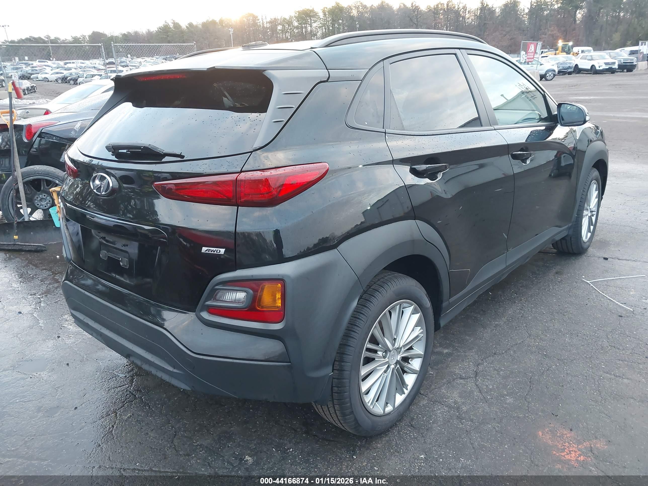 HYUNDAI KONA image 4