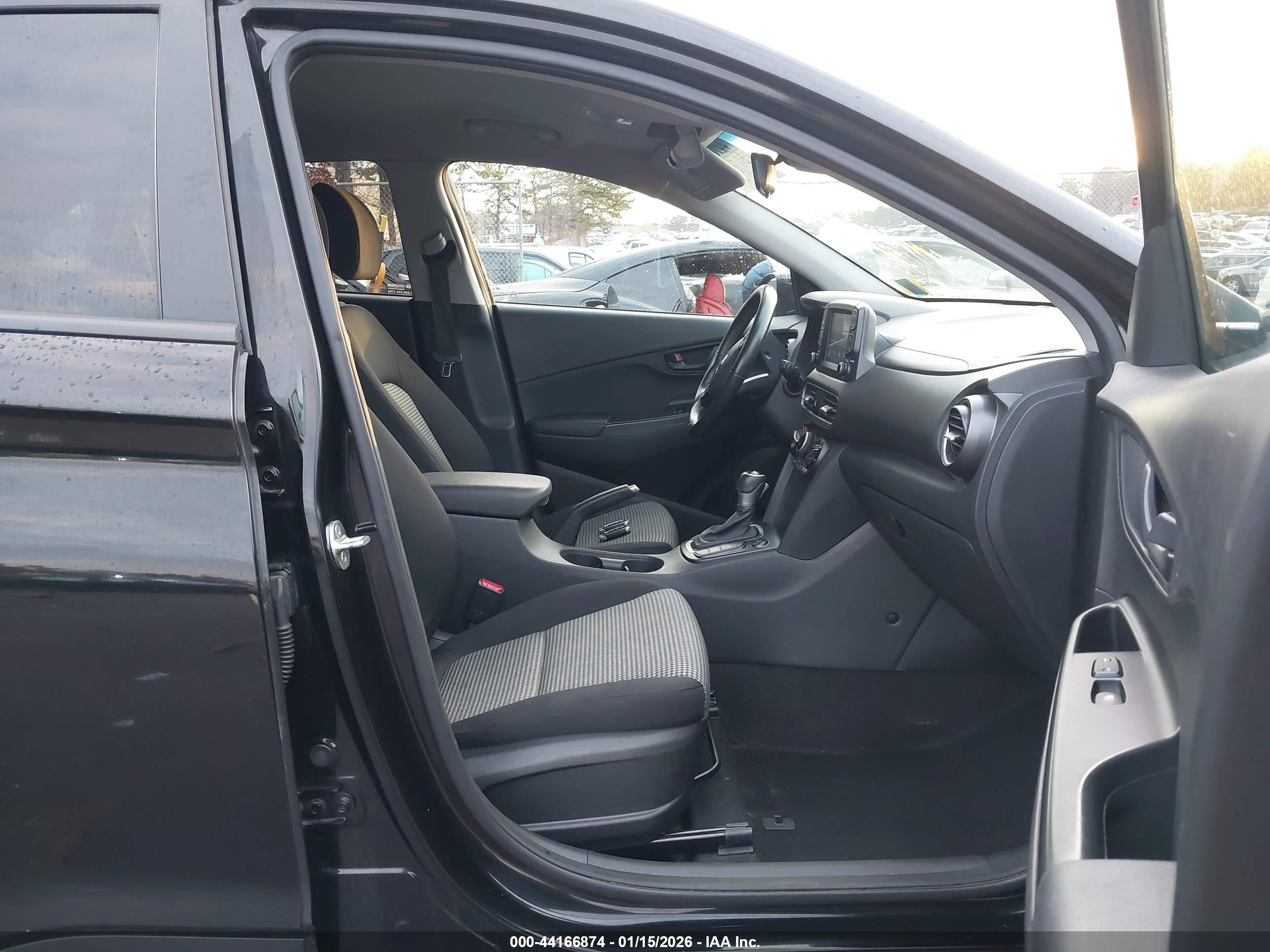 HYUNDAI KONA image 5
