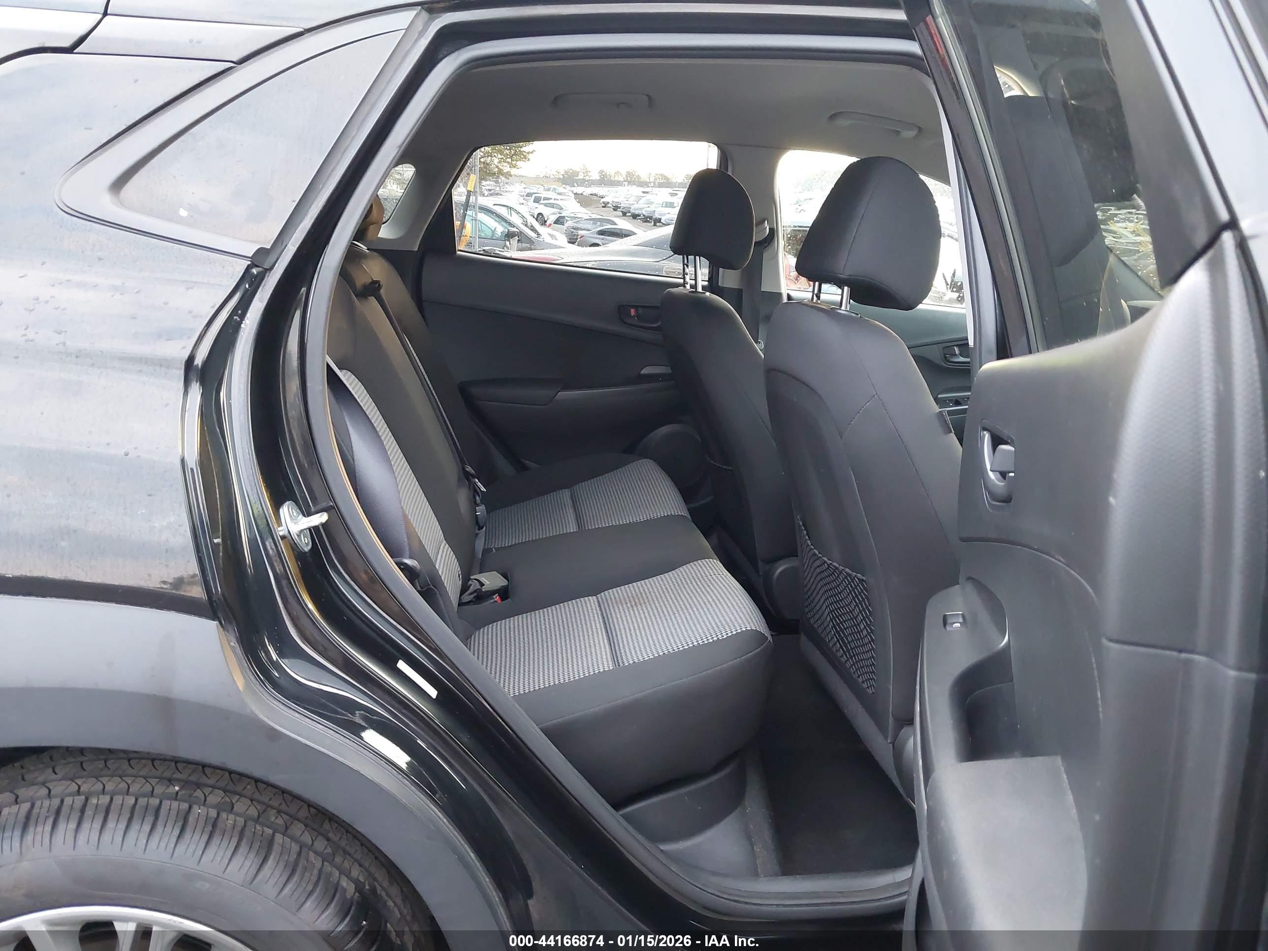 HYUNDAI KONA image 8