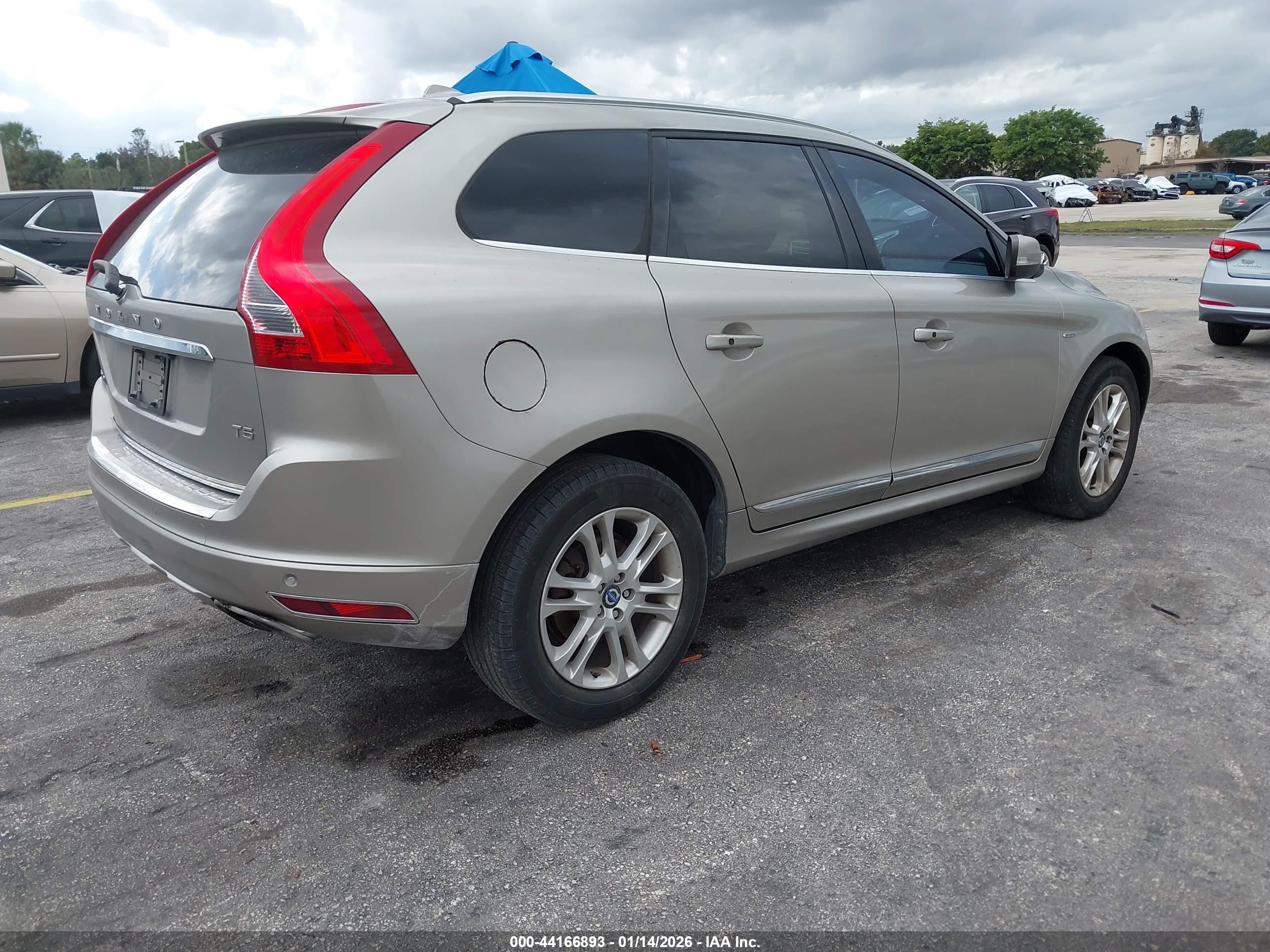 VOLVO XC60 image 4