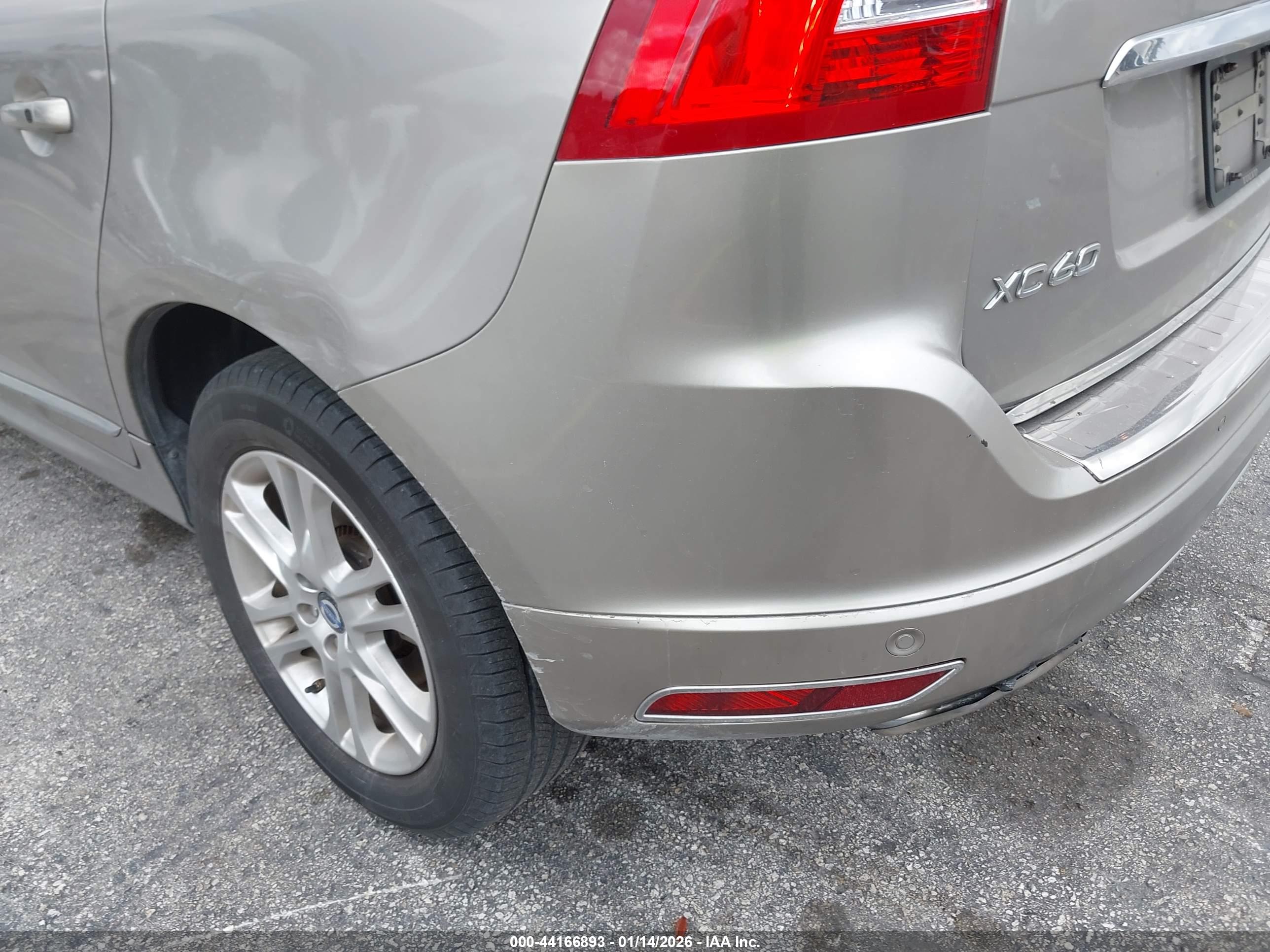 VOLVO XC60 image 6