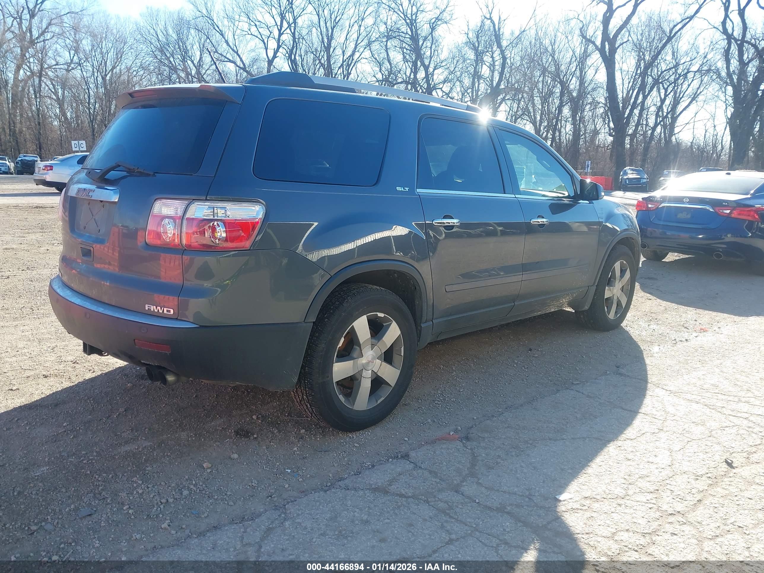 GMC ACADIA image 4