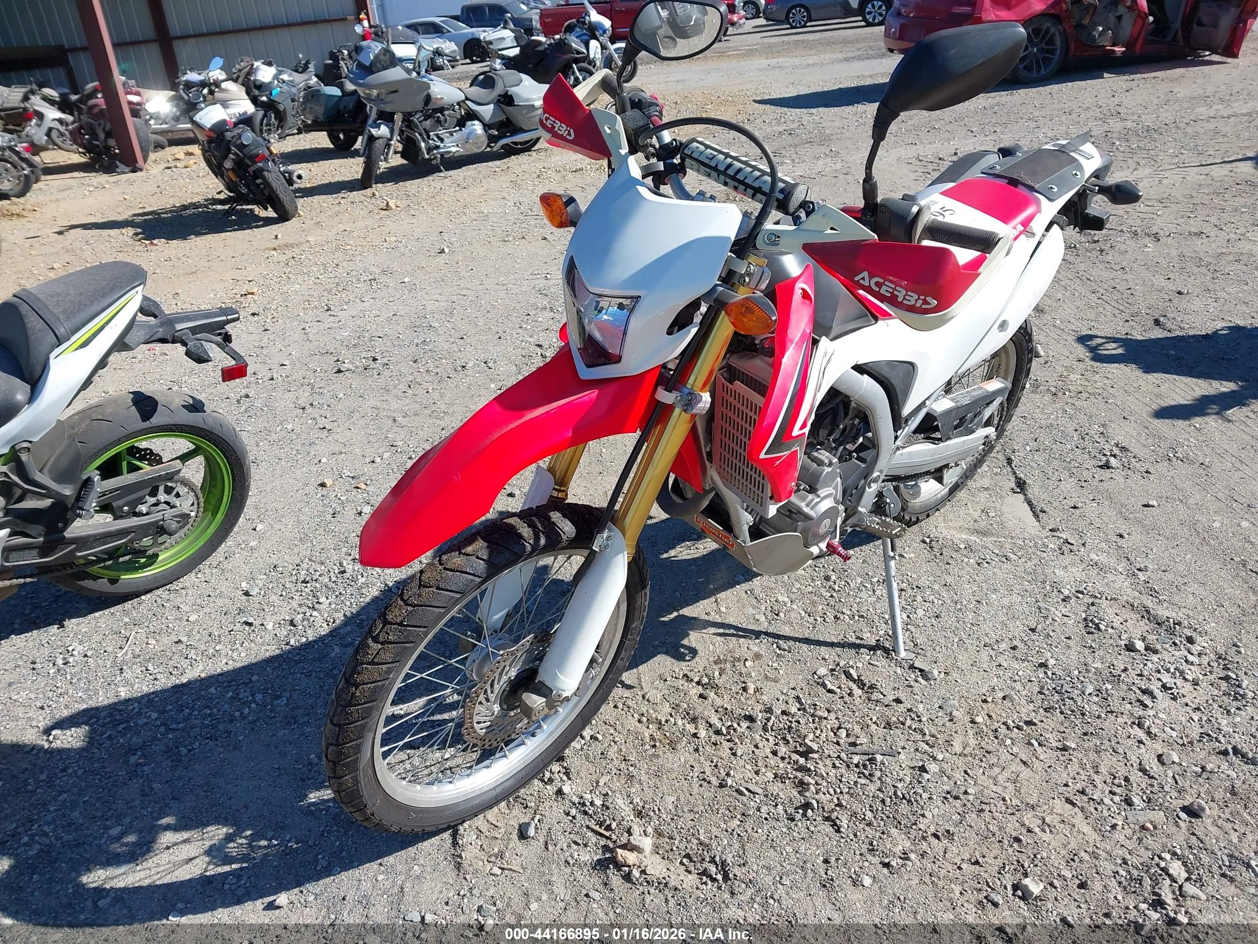 HONDA CRF250 image 2