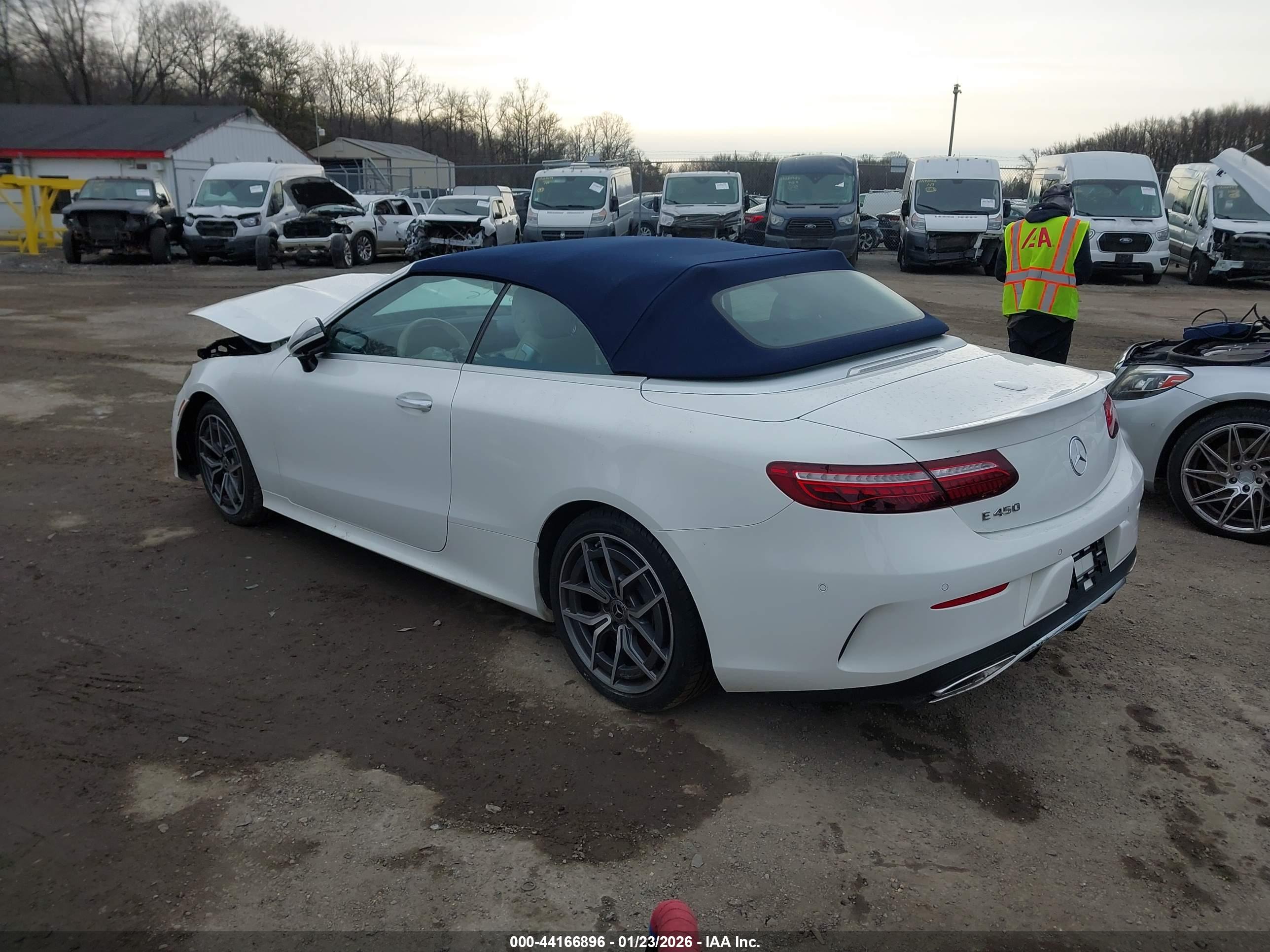 MERCEDES-BENZ E image 3