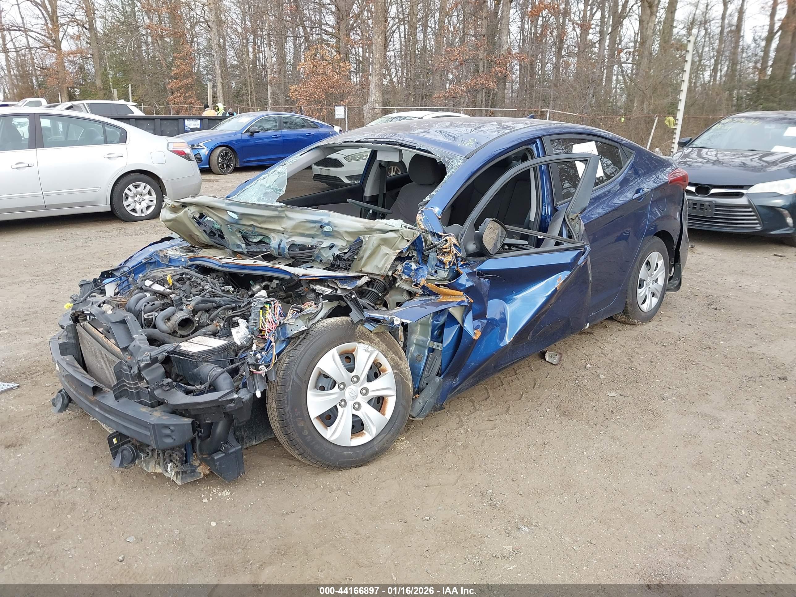 HYUNDAI ELANTRA image 6