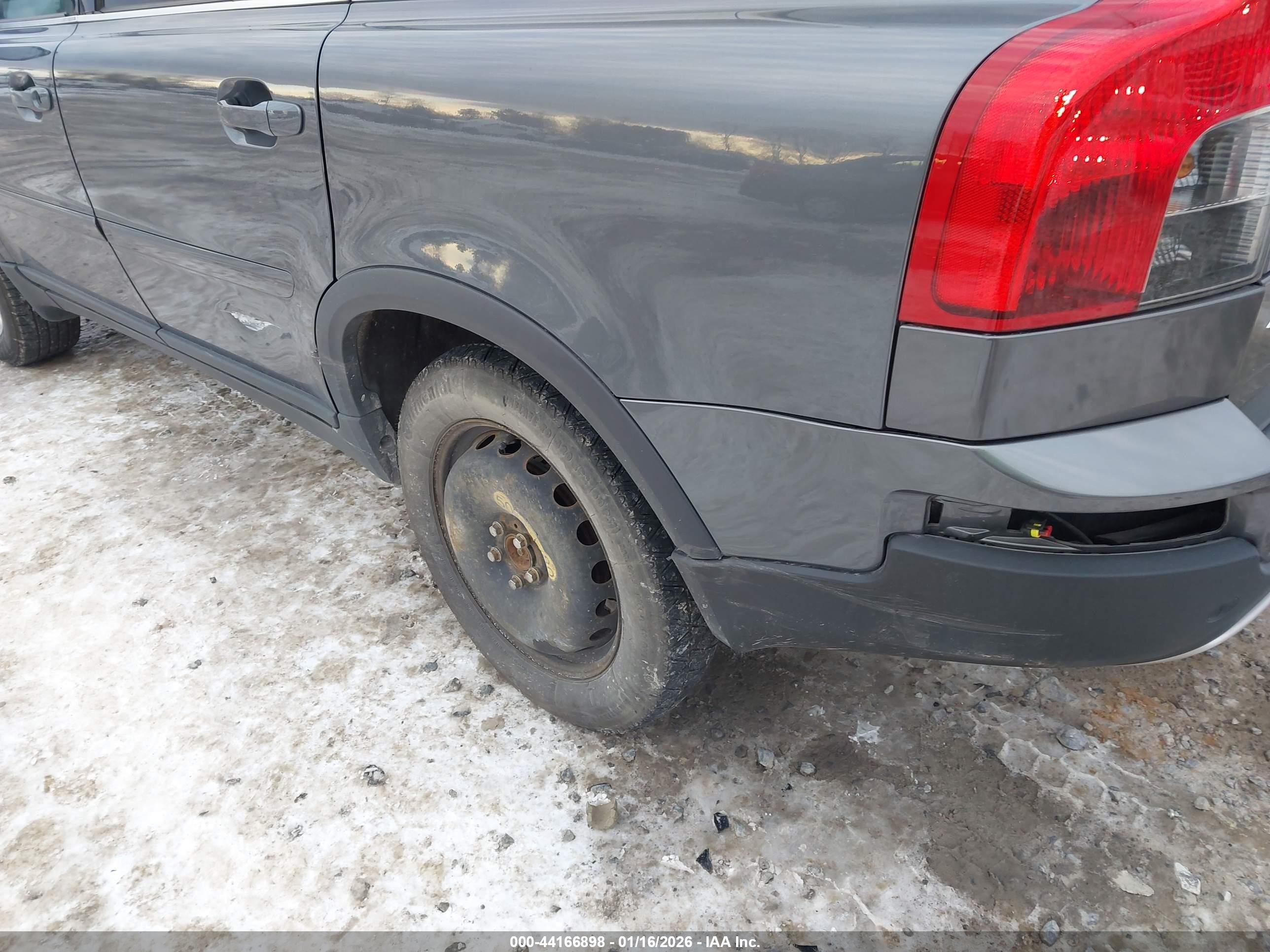 VOLVO XC90 image 6