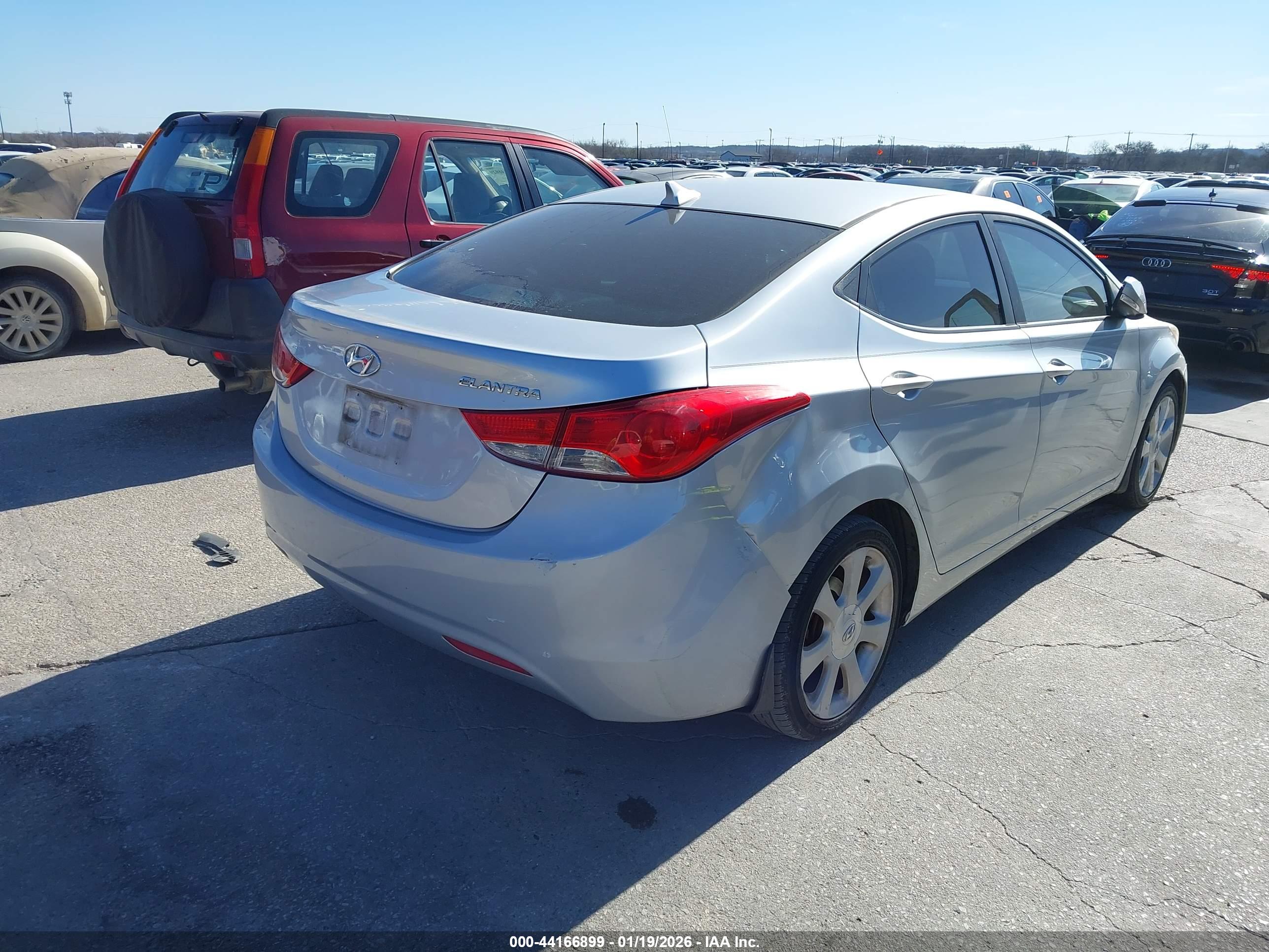 HYUNDAI ELANTRA image 4