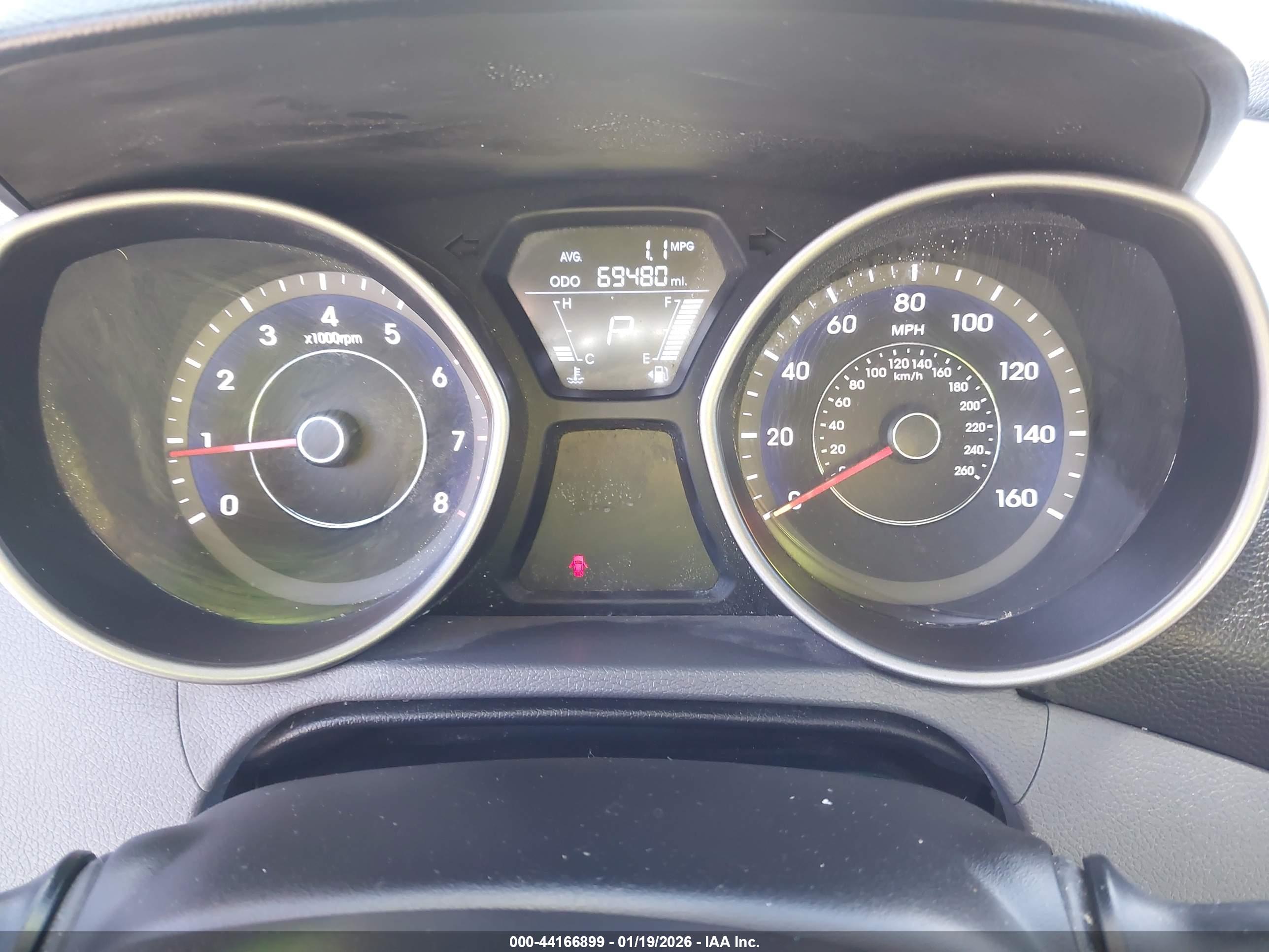 HYUNDAI ELANTRA image 7