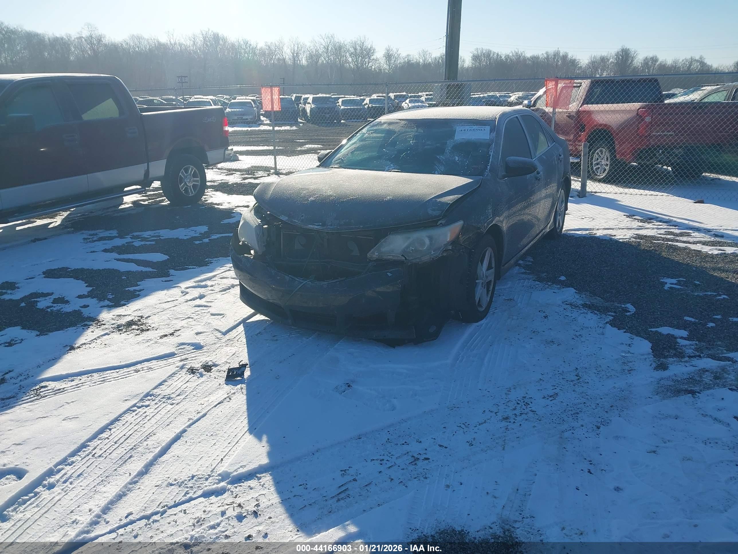 TOYOTA CAMRY image 2