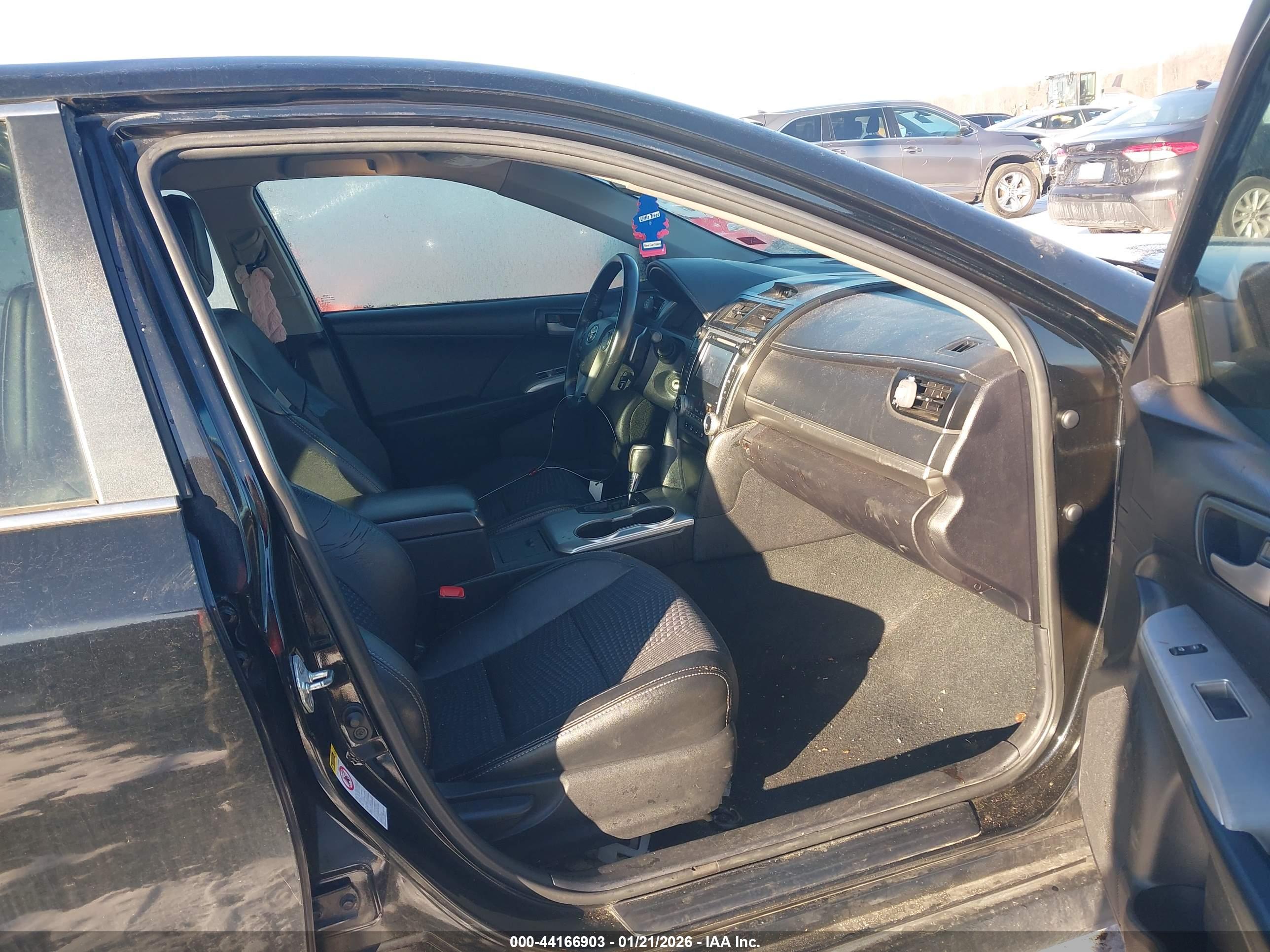 TOYOTA CAMRY image 5