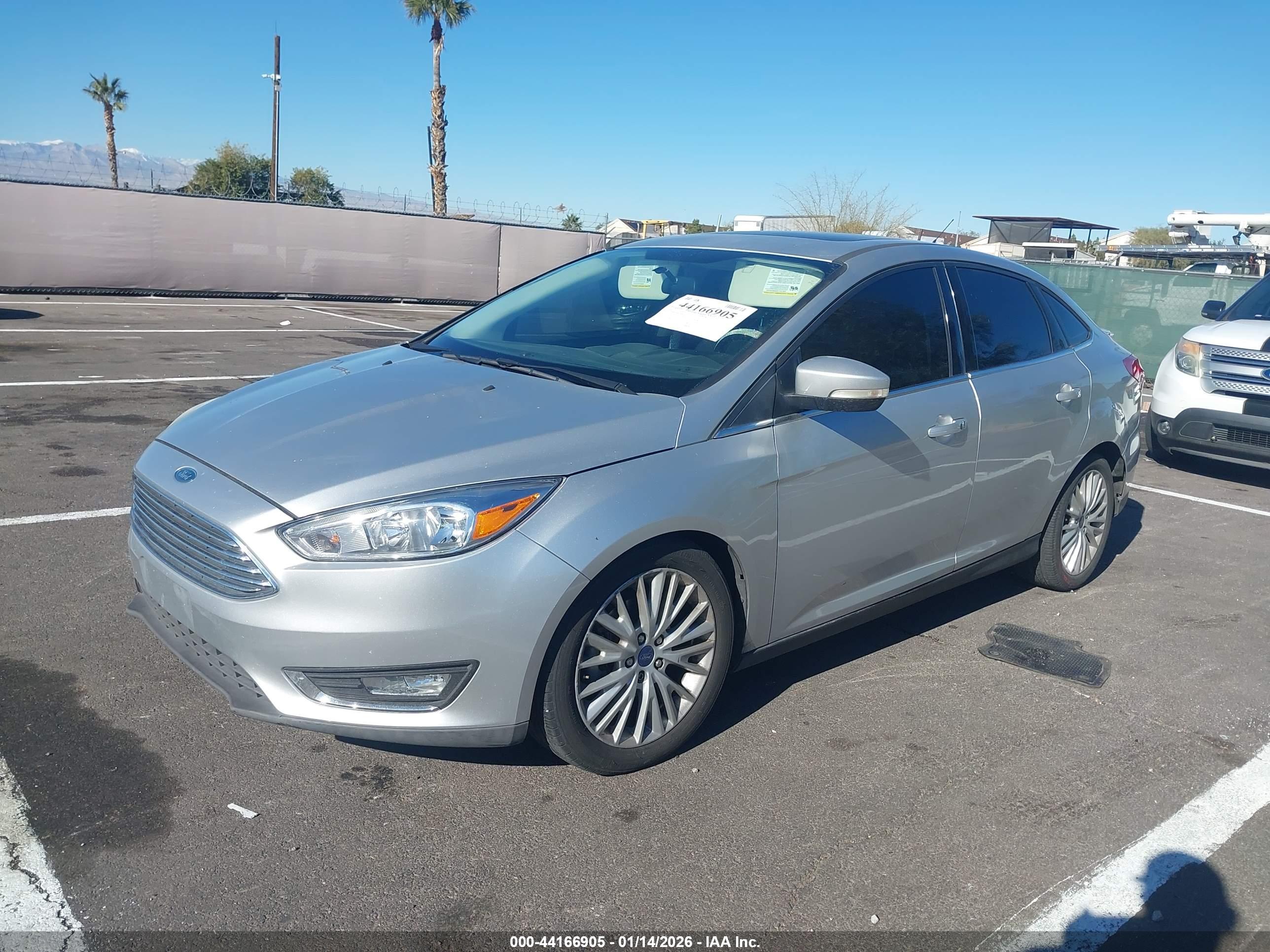 FORD FOCUS image 2
